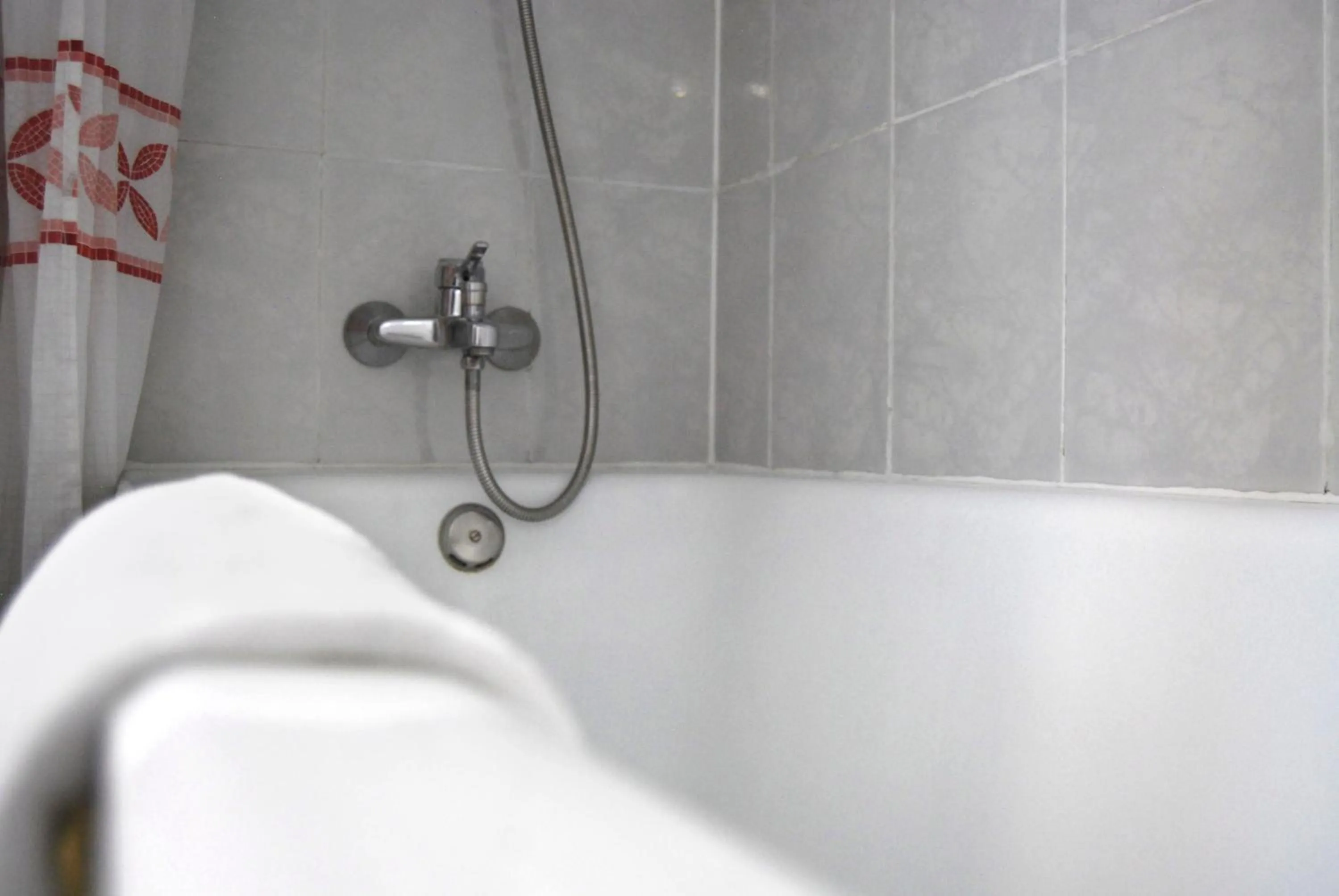 Shower in Hotel Arrasate by gaiarooms