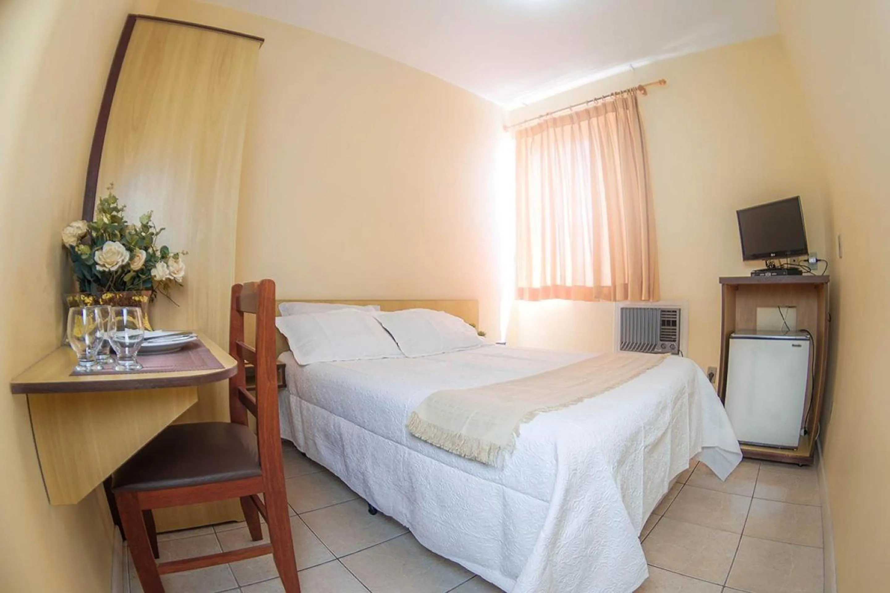 Bedroom, Bed in Antico Plaza Hotel