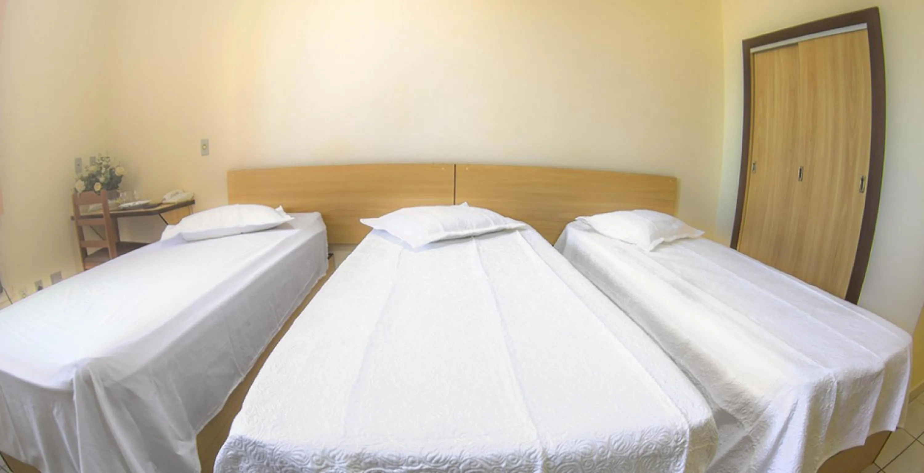 Bedroom, Bed in Antico Plaza Hotel