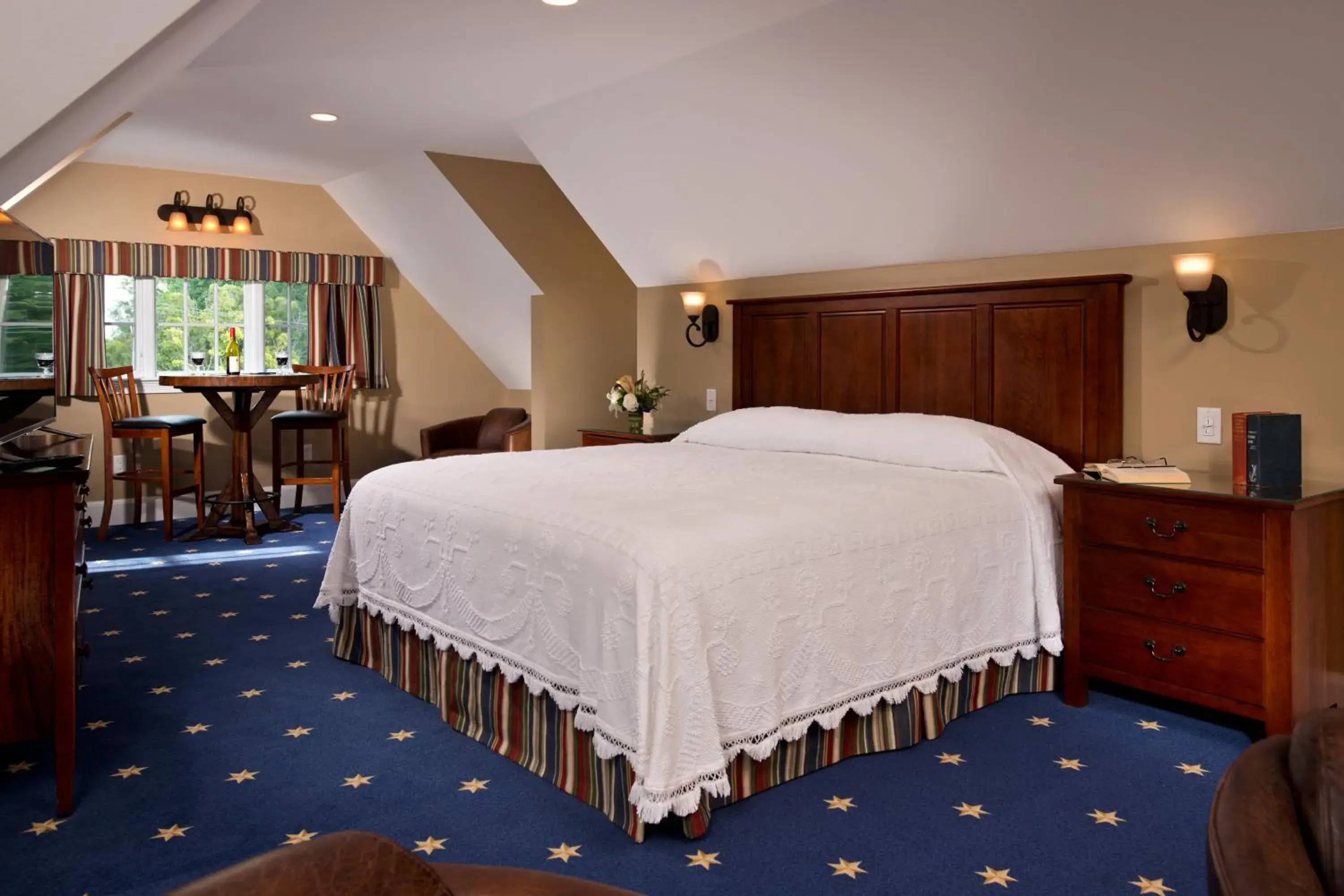 Executive Suite in The Winstead Inn Executive Suite in The Winstead Inn