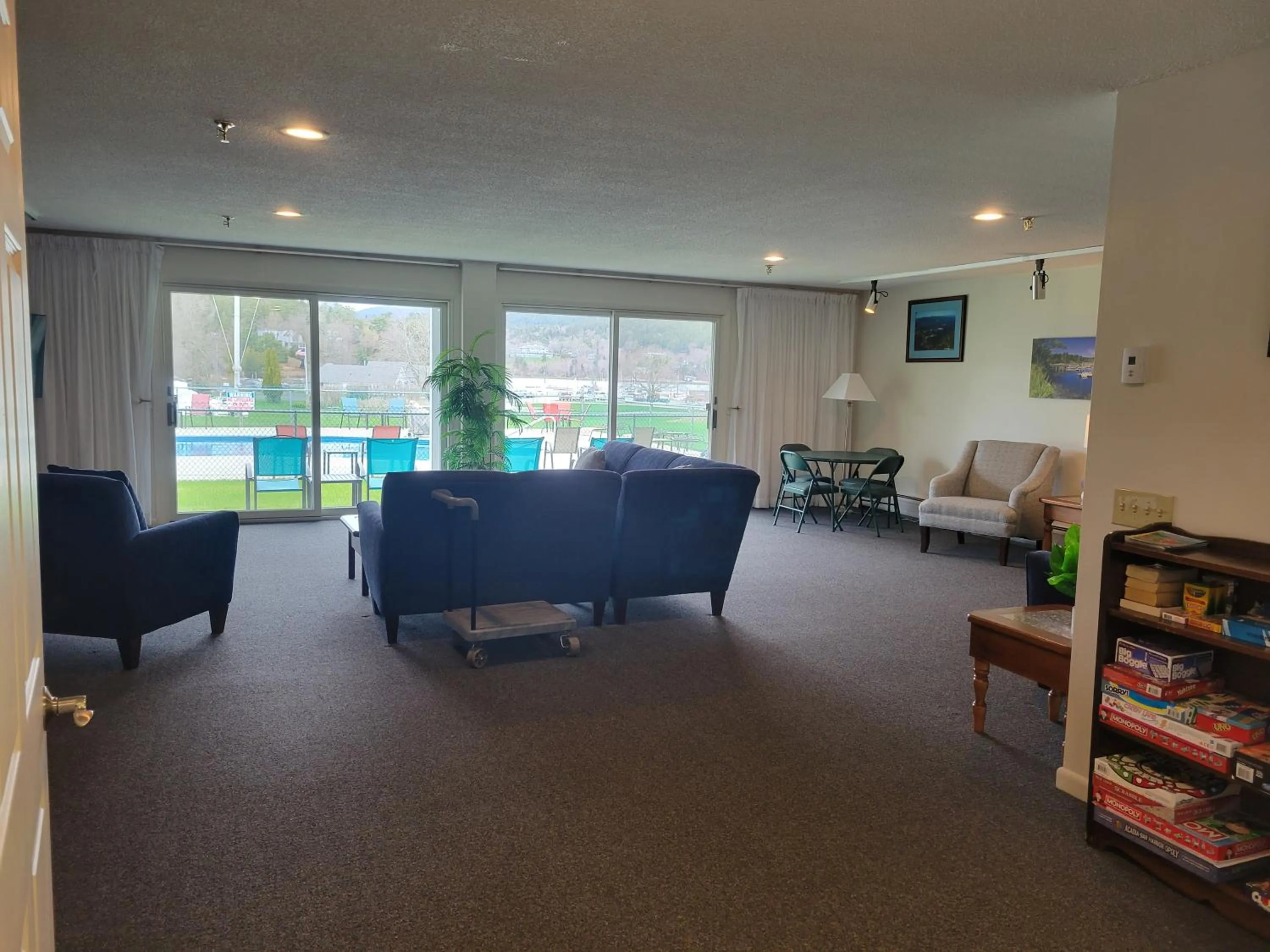 Communal lounge/ TV room in Kimball Terrace Inn