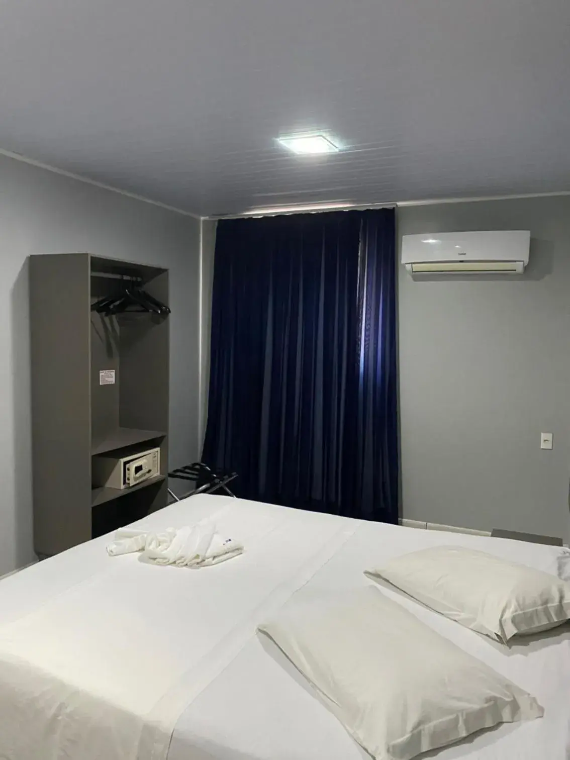 Bed in Hotel Aquarius Bed in Hotel Aquarius