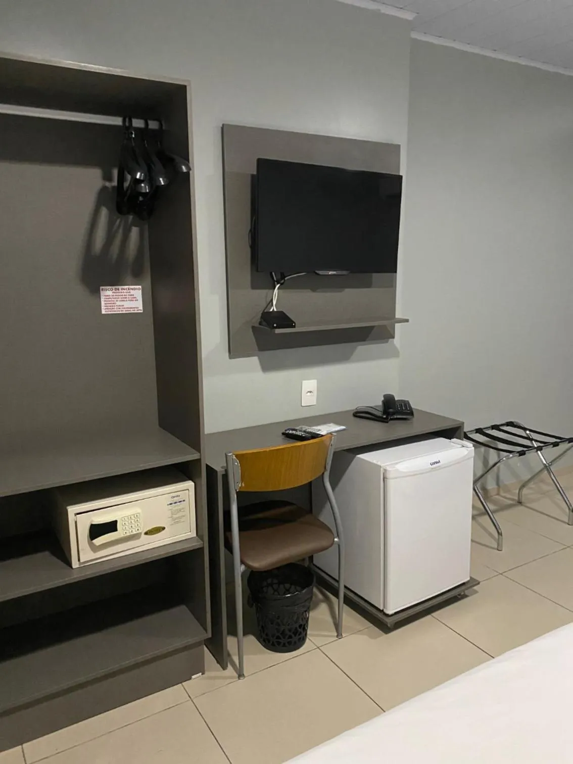 TV and multimedia in Hotel Aquarius