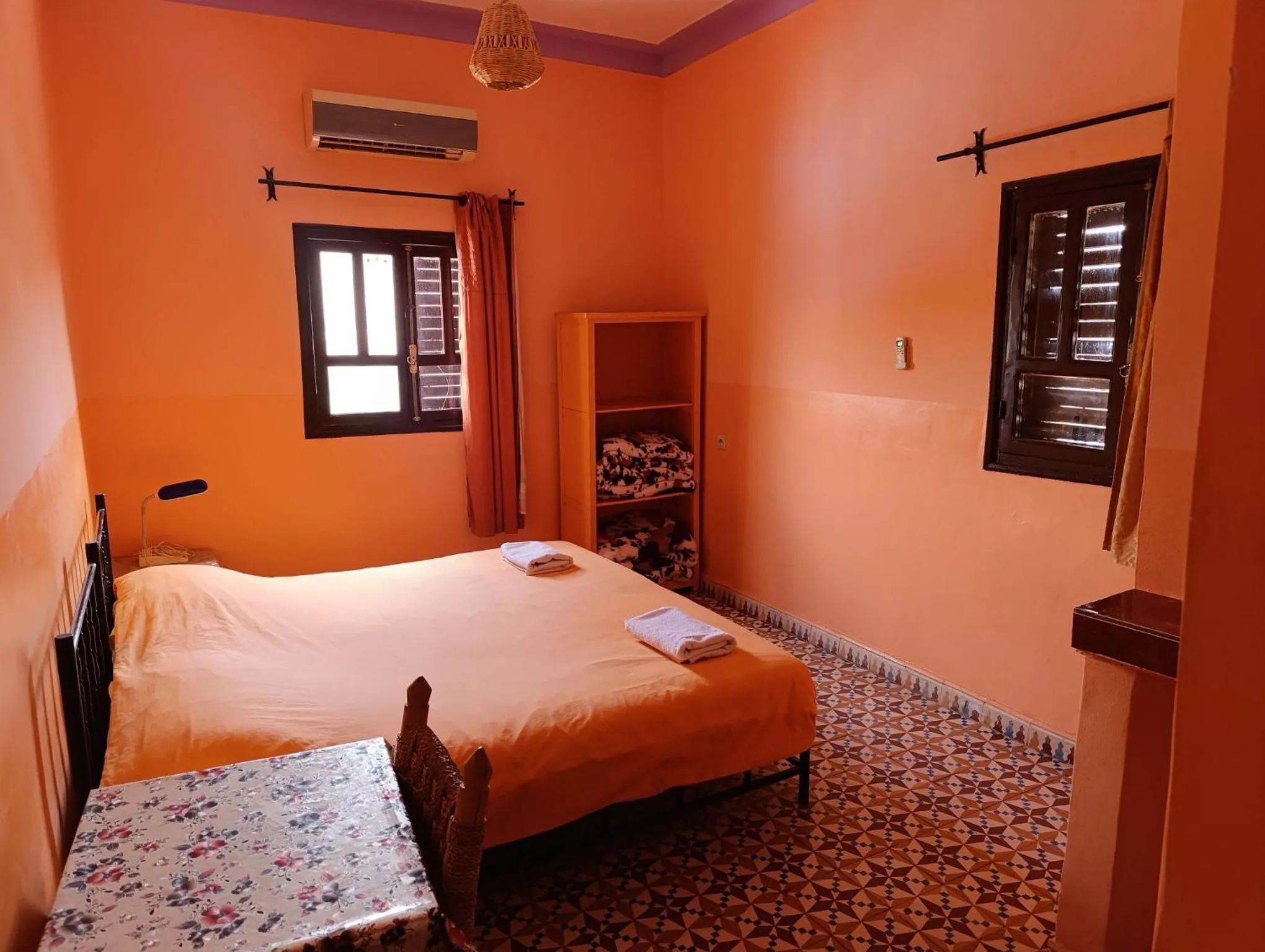 Photo of the whole room, Bed in Auberge Restaurant le Safran