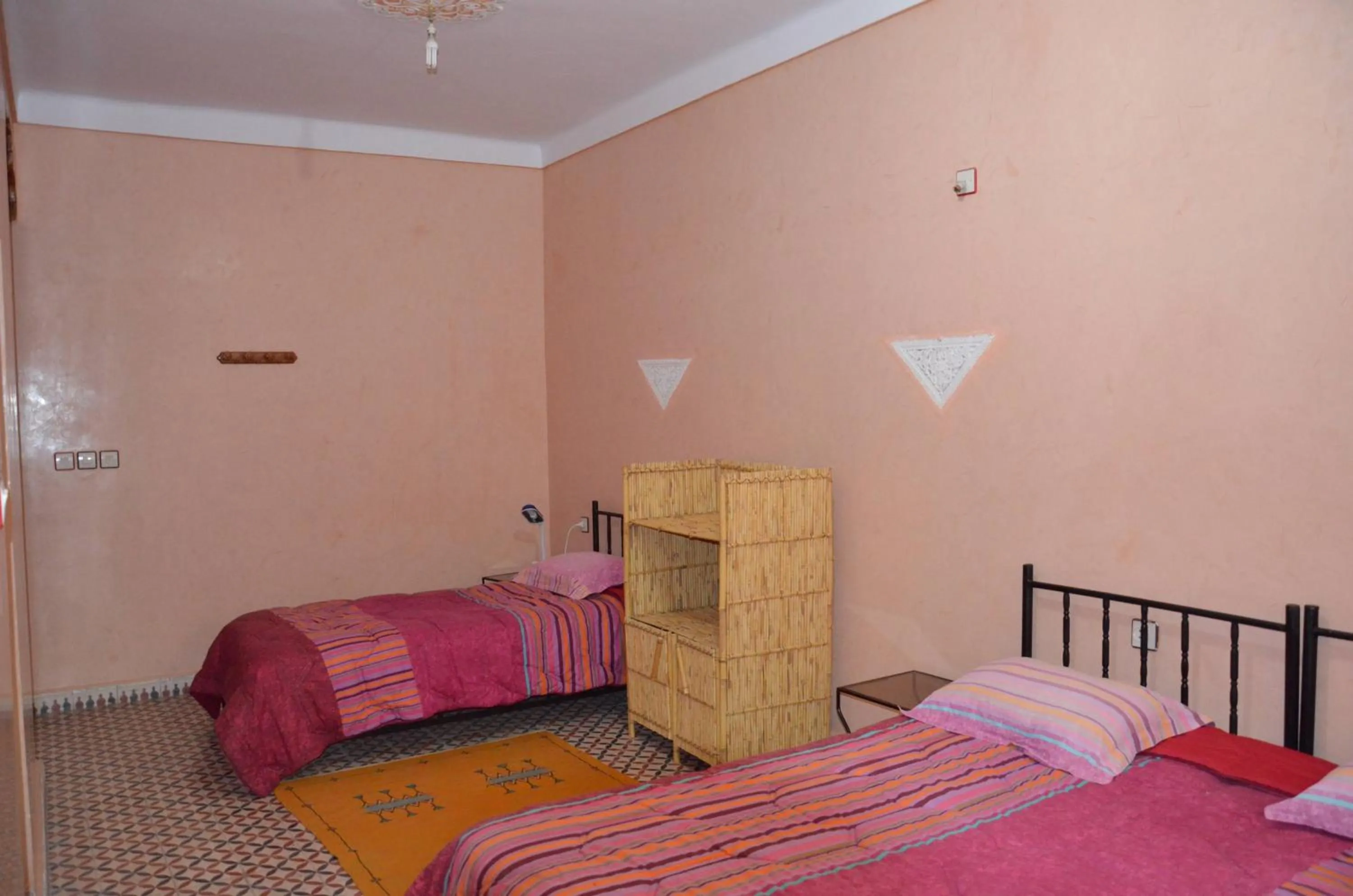 Photo of the whole room, Bed in Auberge Restaurant le Safran