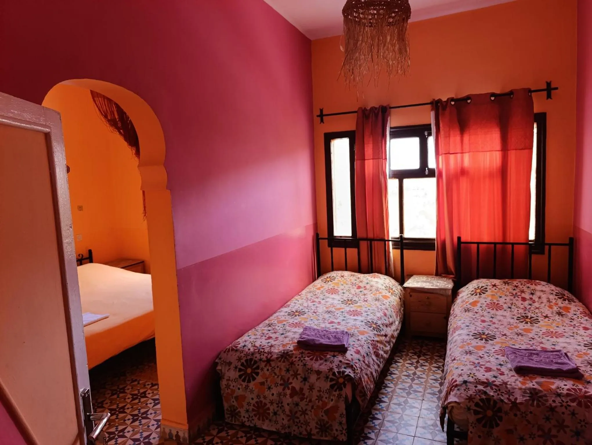 Photo of the whole room, Bed in Auberge Restaurant le Safran