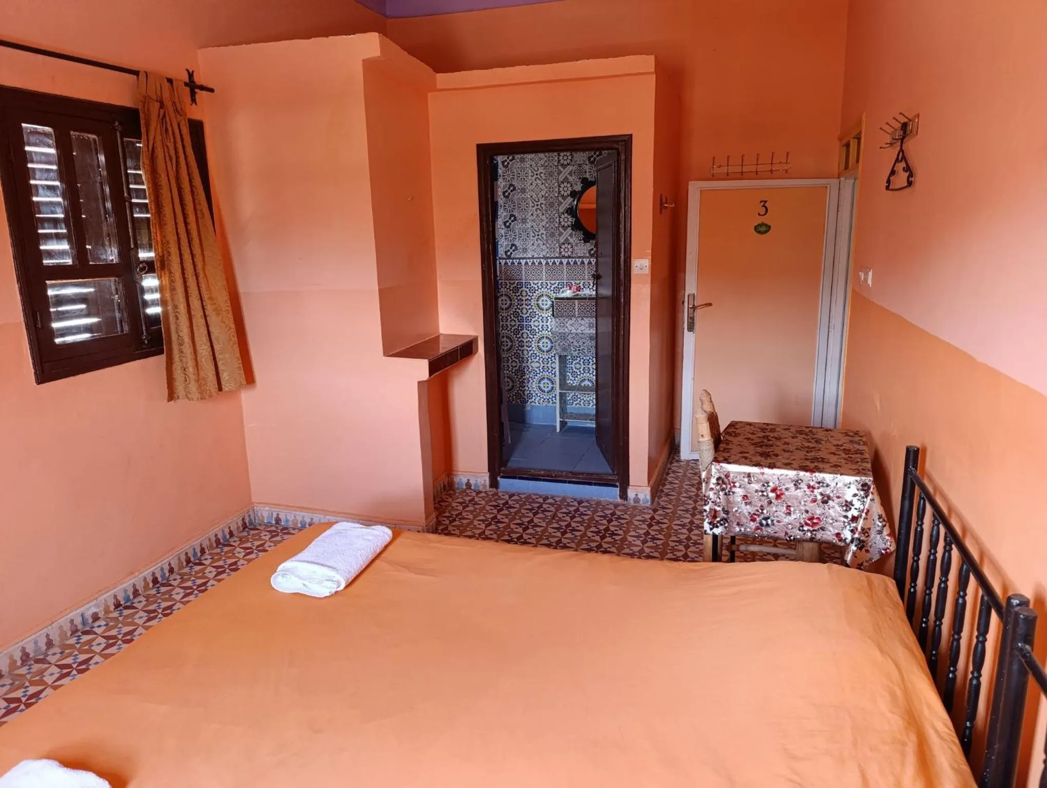 Bedroom, Bed in Auberge Restaurant le Safran