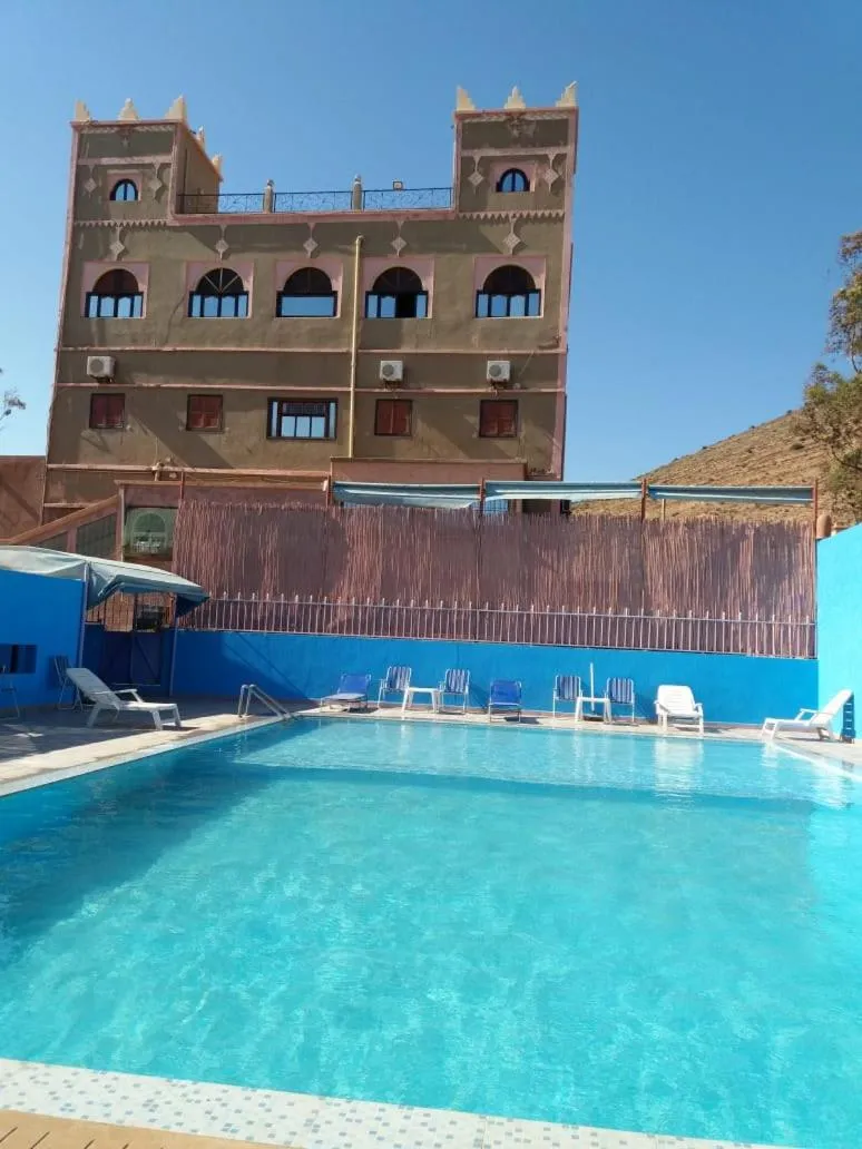 Swimming pool in Auberge Restaurant le Safran