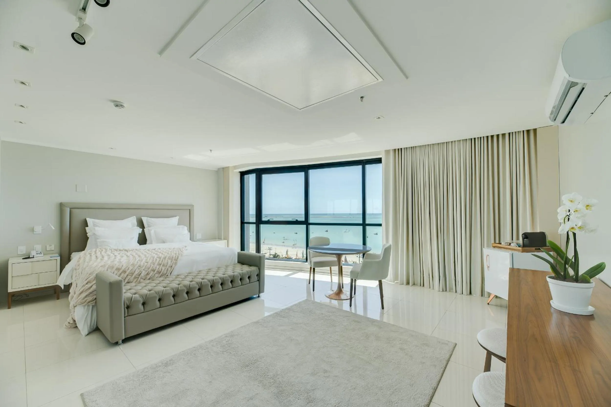 Photo of the whole room, Bed in Meridiano Hotel