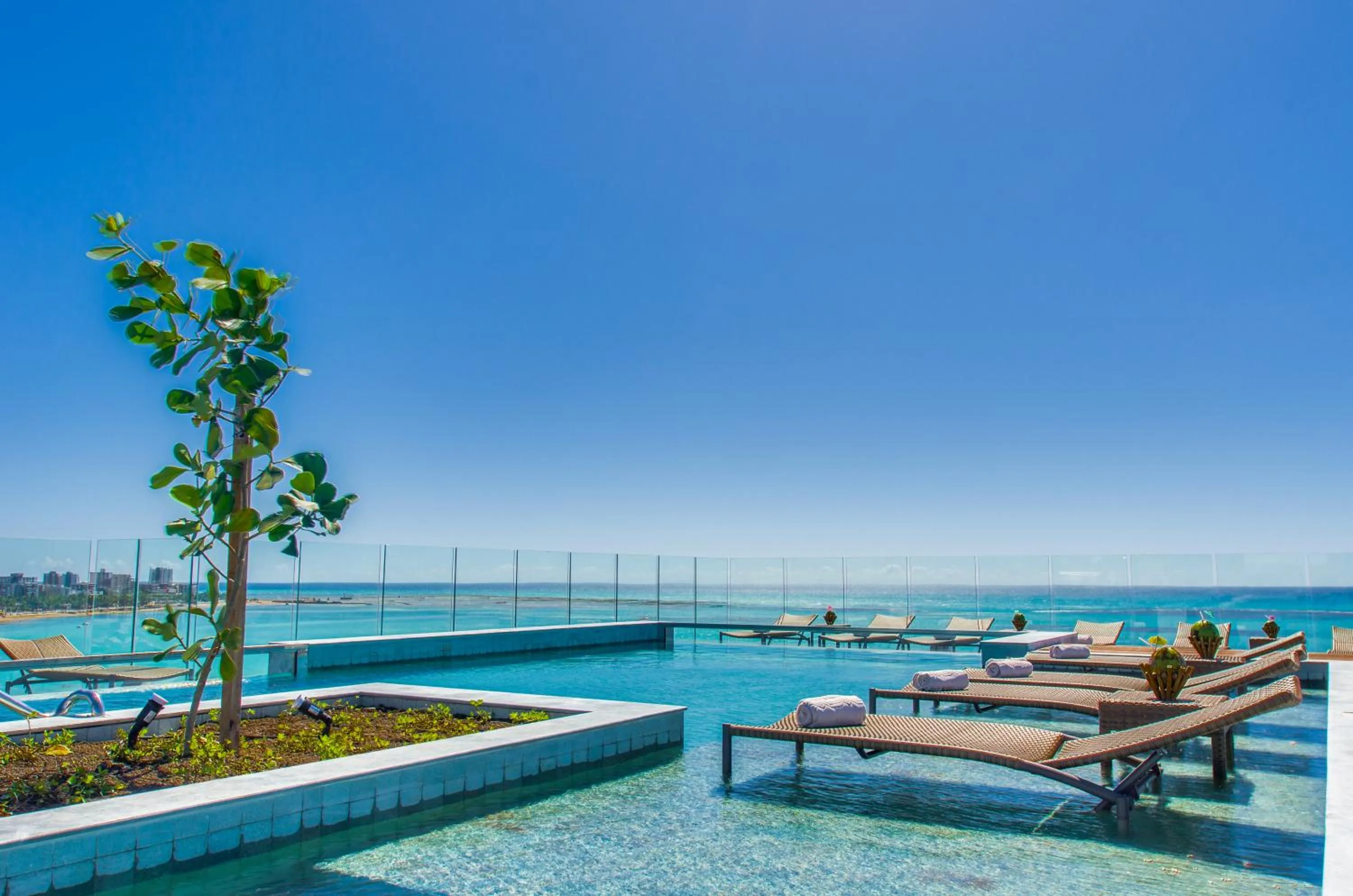 Swimming pool in Meridiano Hotel