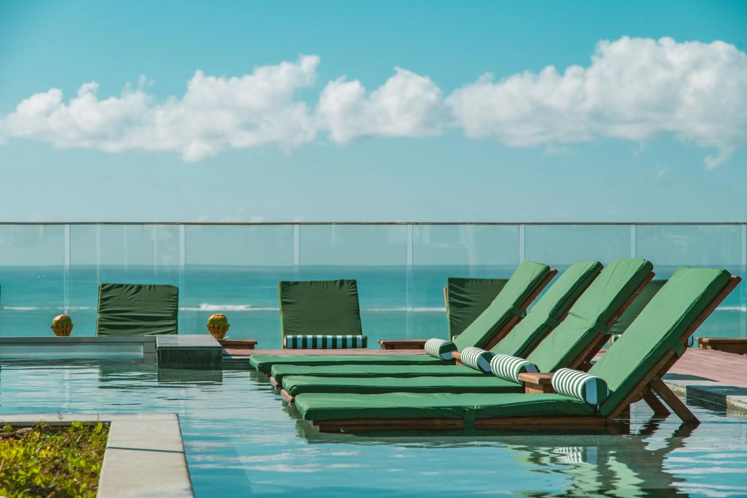 Swimming pool in Meridiano Hotel