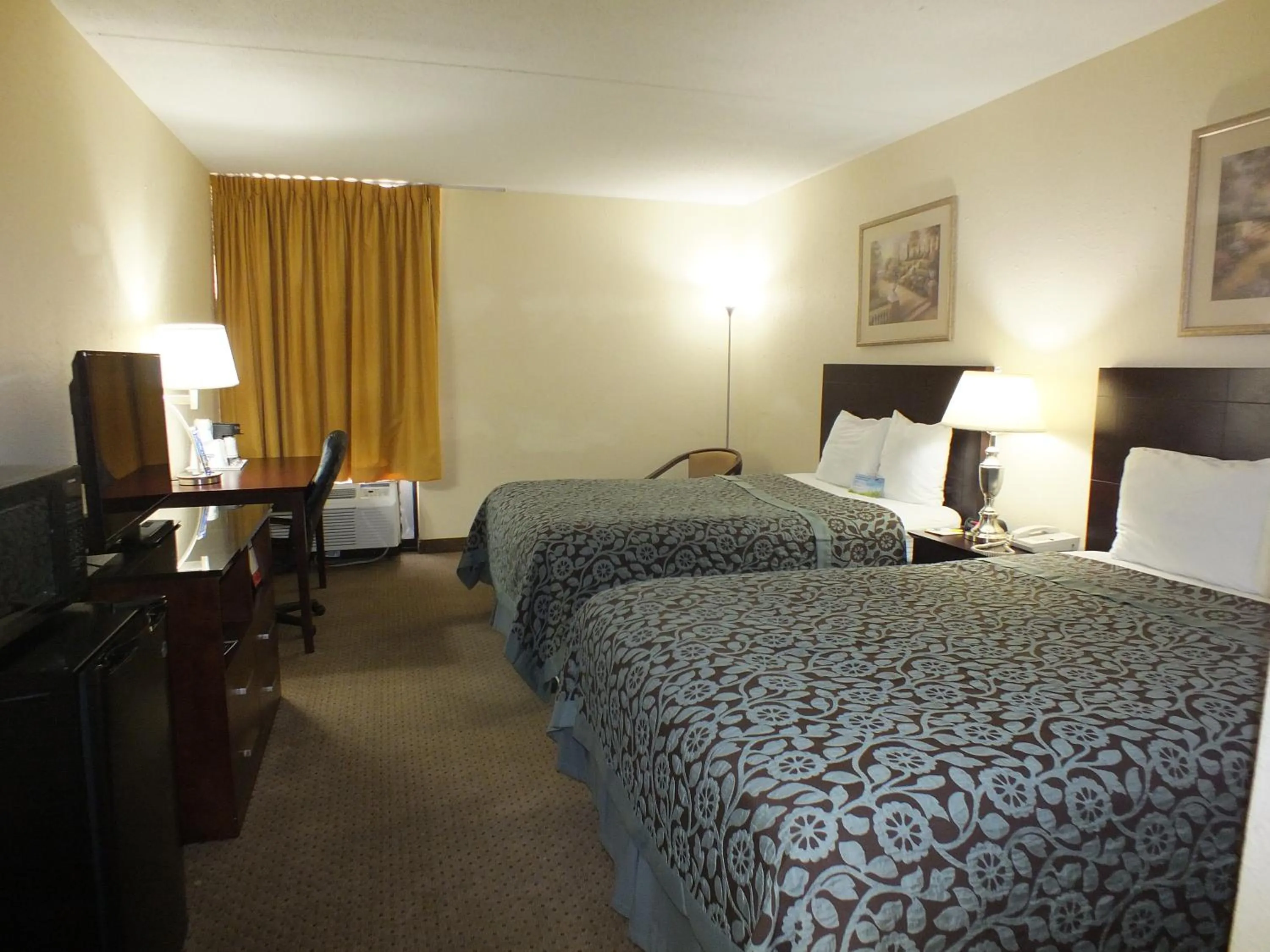 Photo of the whole room, Bed in Days Inn by Wyndham Indianapolis Northeast