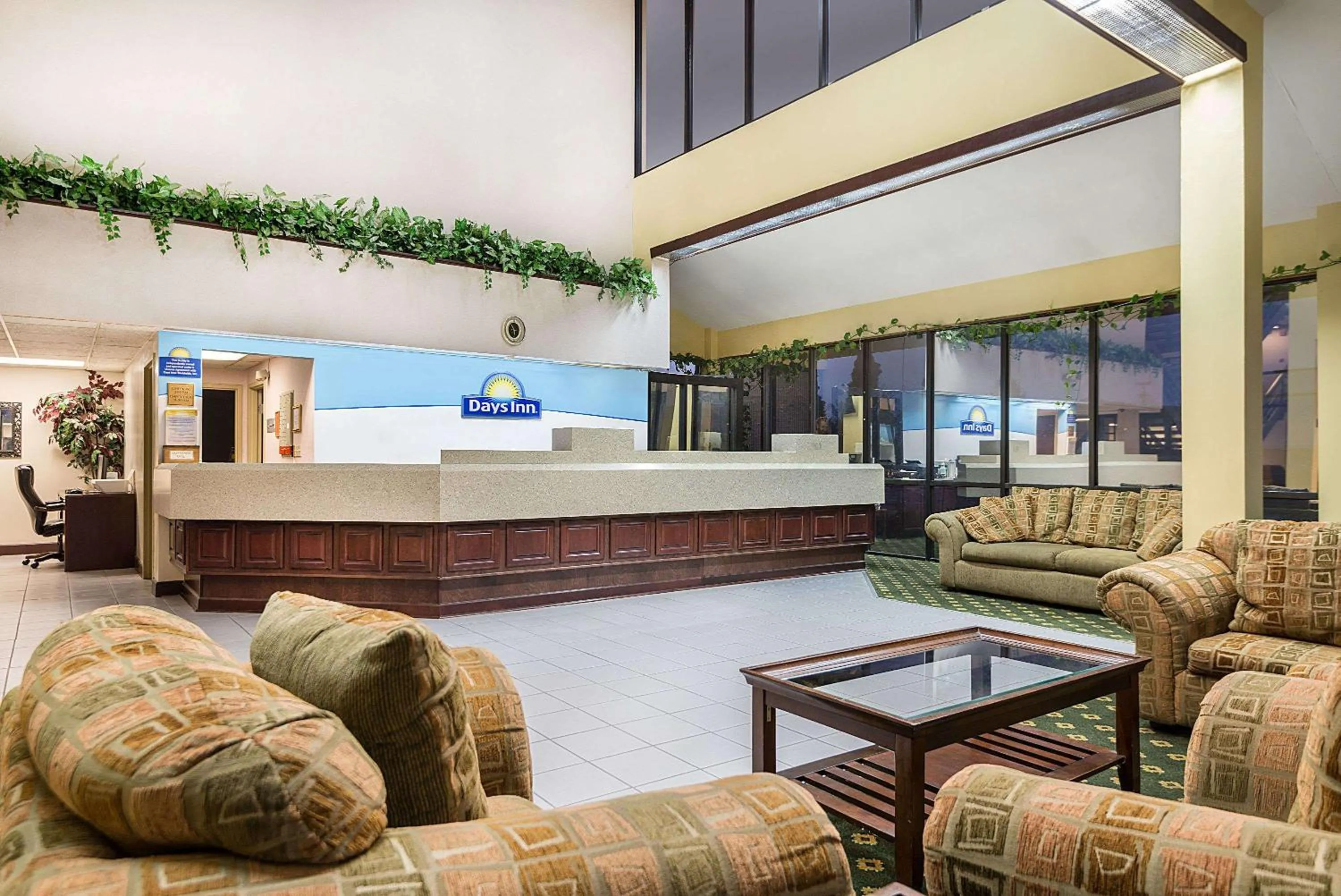 Lobby or reception in Days Inn by Wyndham Indianapolis Northeast