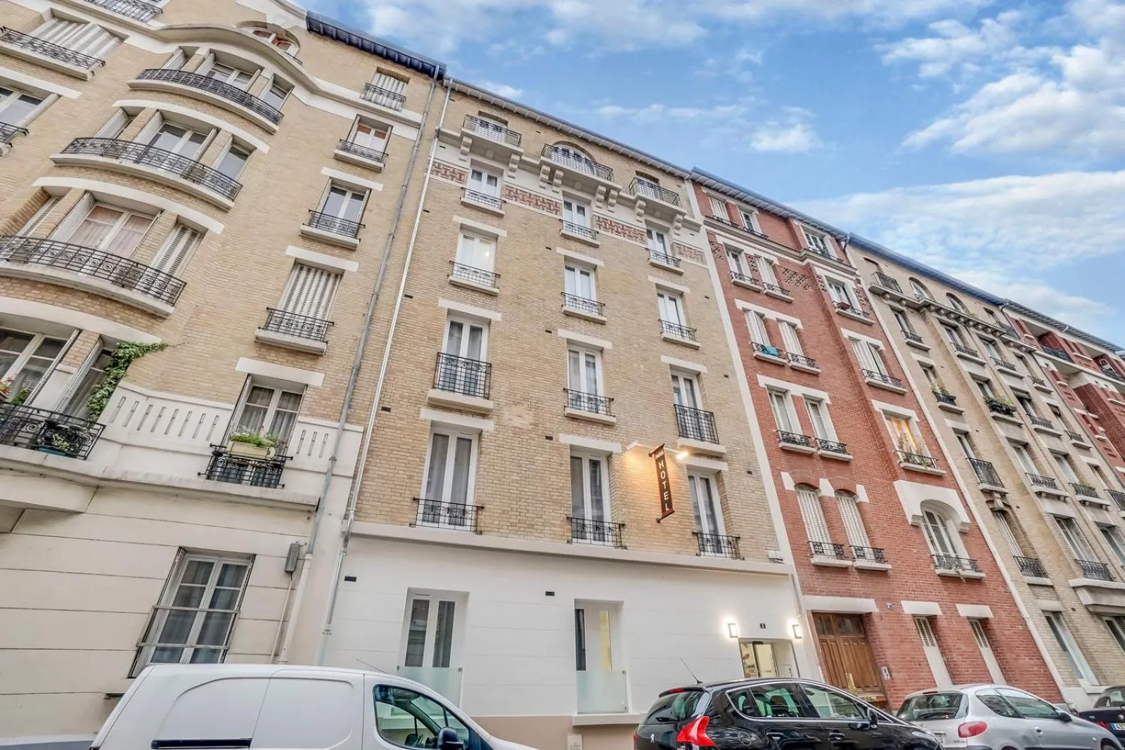 Property building in Paris Hotel