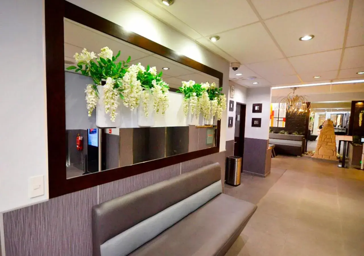 Lobby or reception in qp Hotels Lima Lobby or reception in qp Hotels Lima