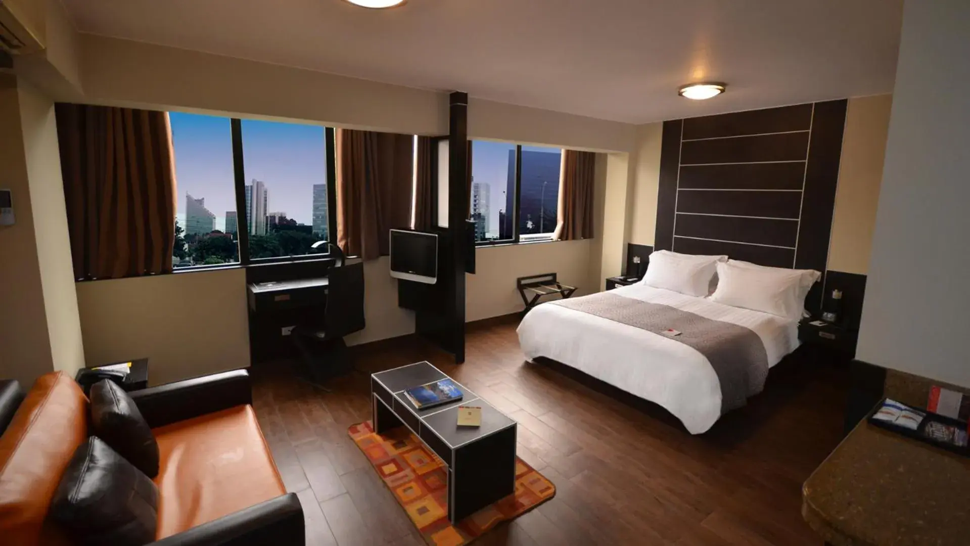 Photo of the whole room, Bed in qp Hotels Lima Photo of the whole room, Bed in qp Hotels Lima