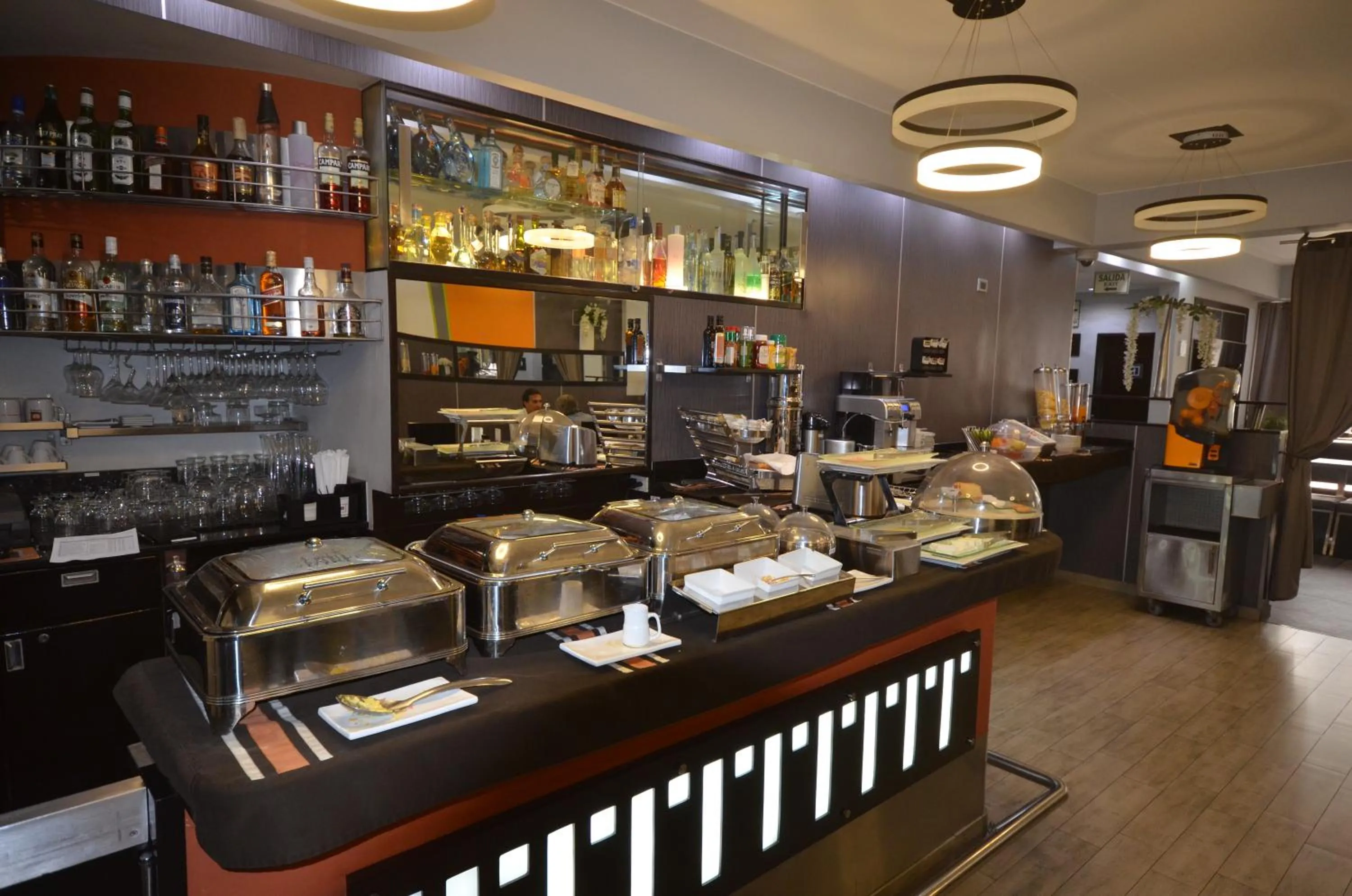 Restaurant/places to eat in qp Hotels Lima