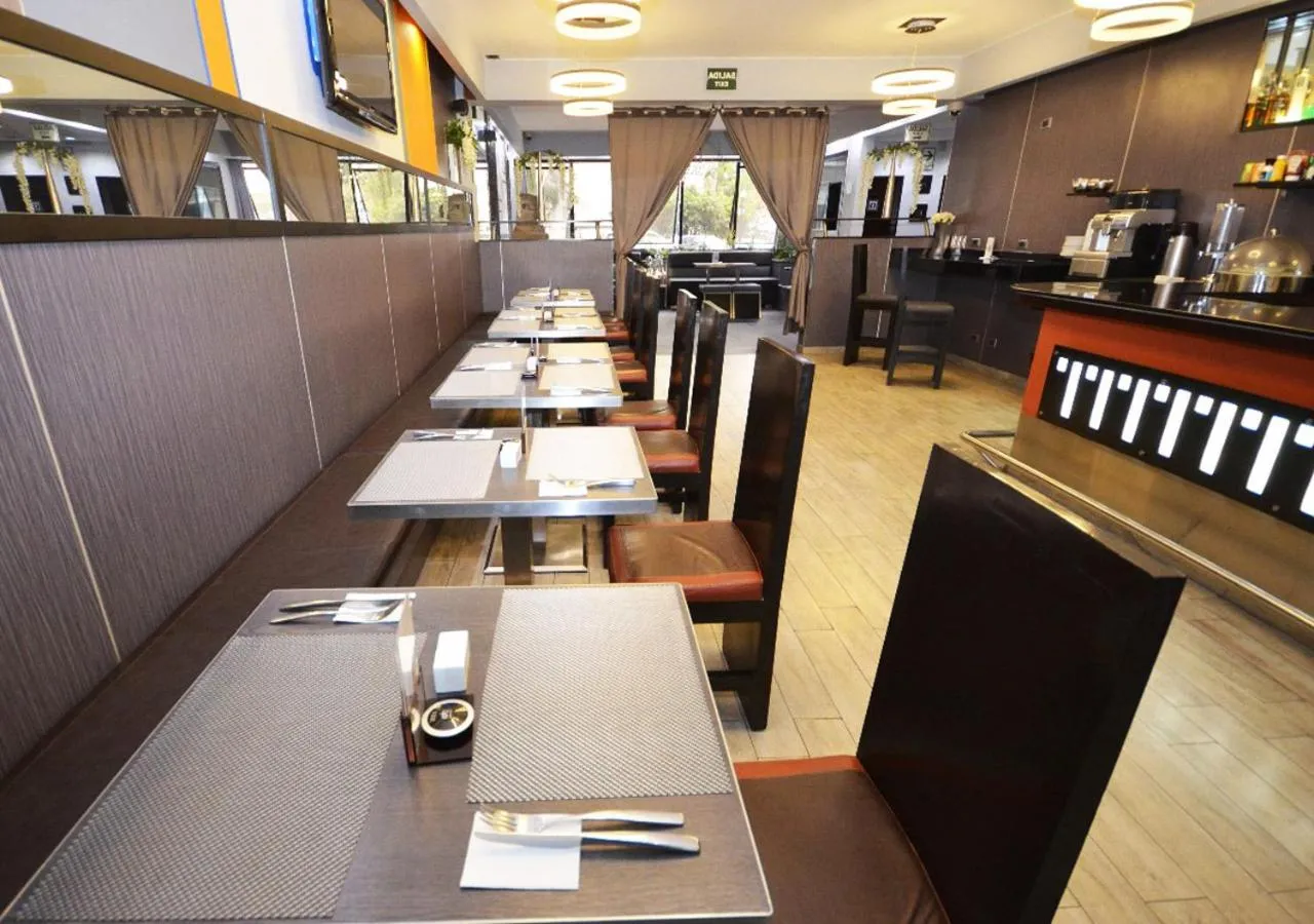Restaurant/places to eat in qp Hotels Lima