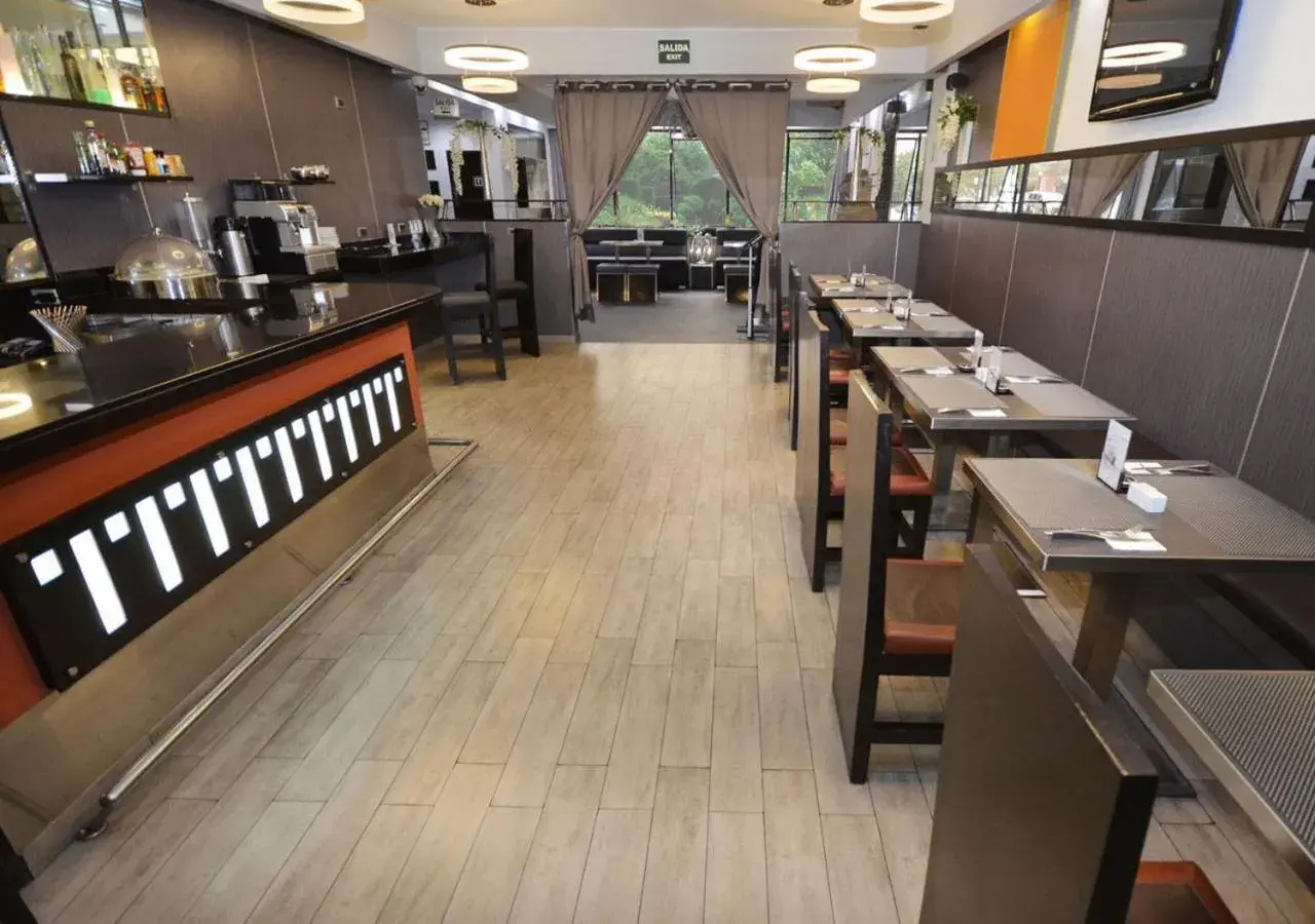 Restaurant/places to eat in qp Hotels Lima Restaurant/places to eat in qp Hotels Lima