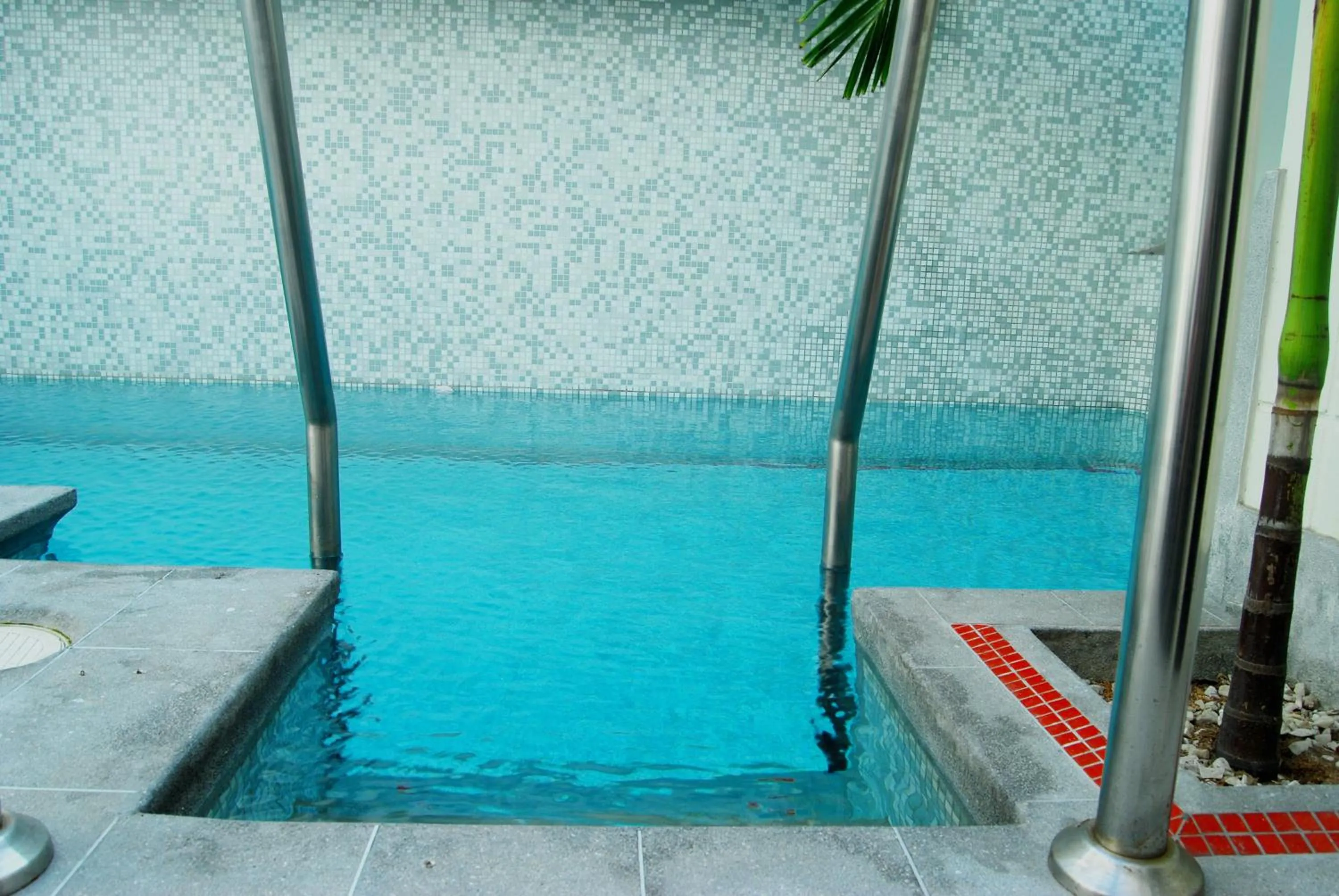 Swimming pool in qp Hotels Lima