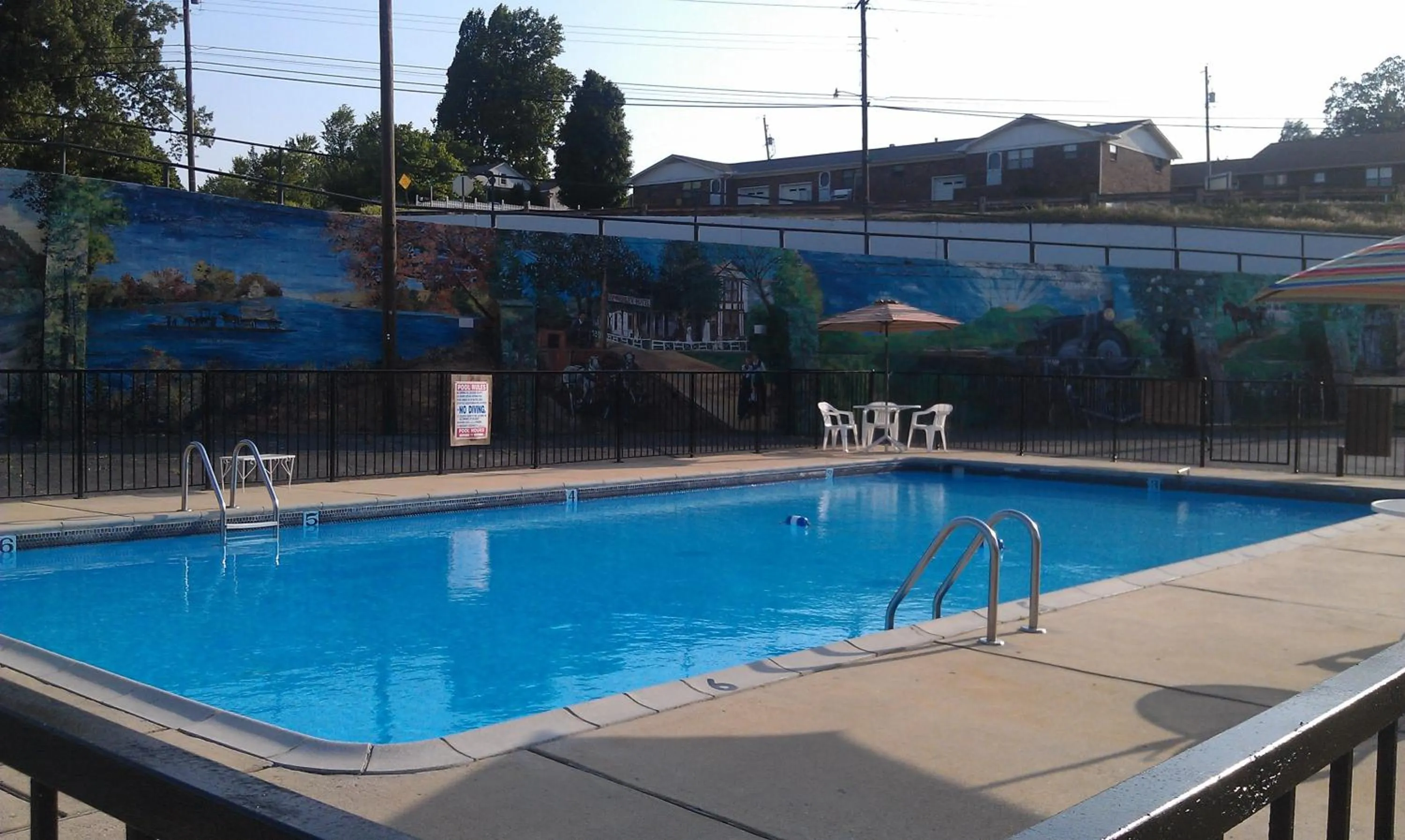 Swimming pool in Family Budget Inn Harrison