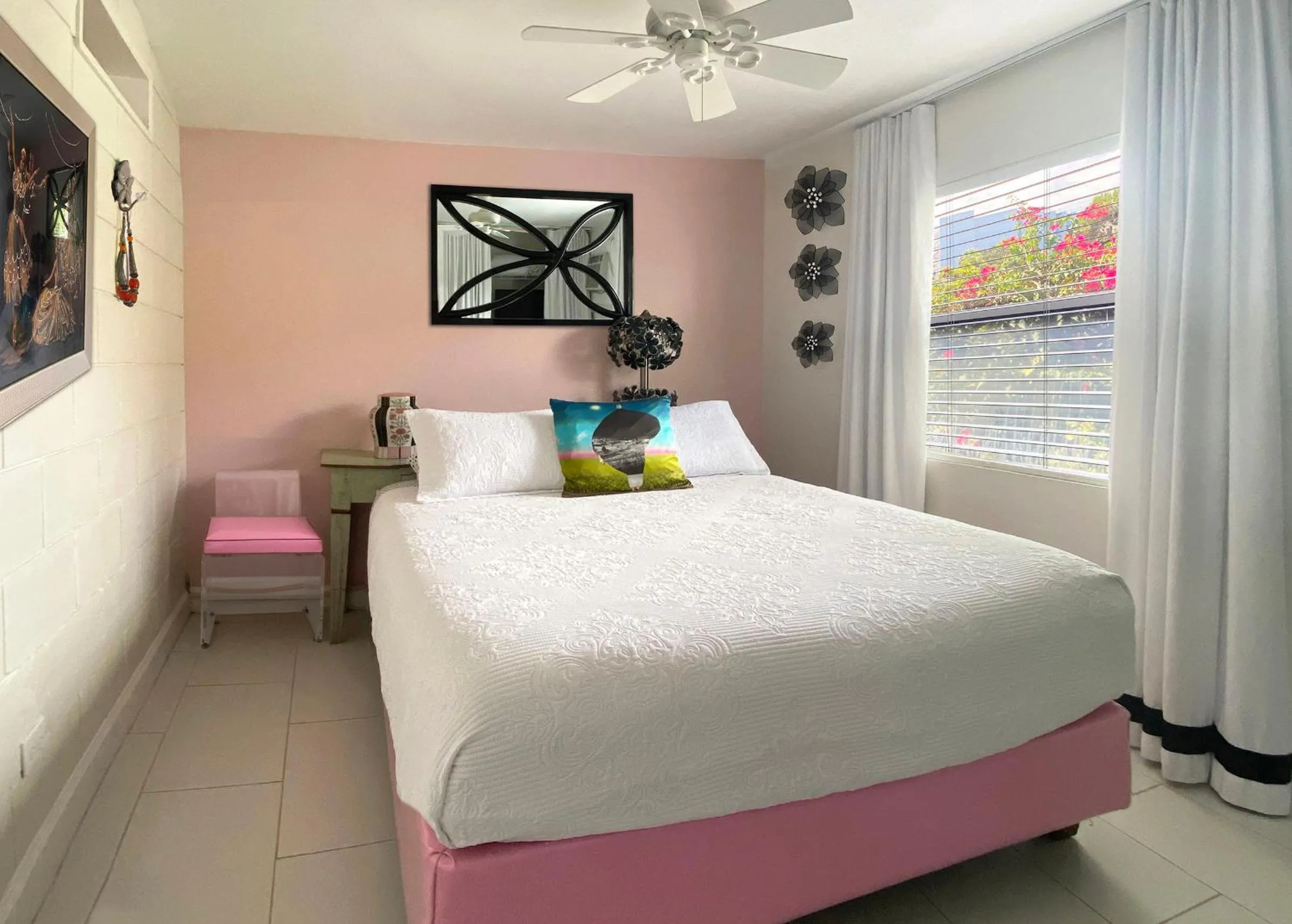 Bed in South Beach Place - Vero Beach