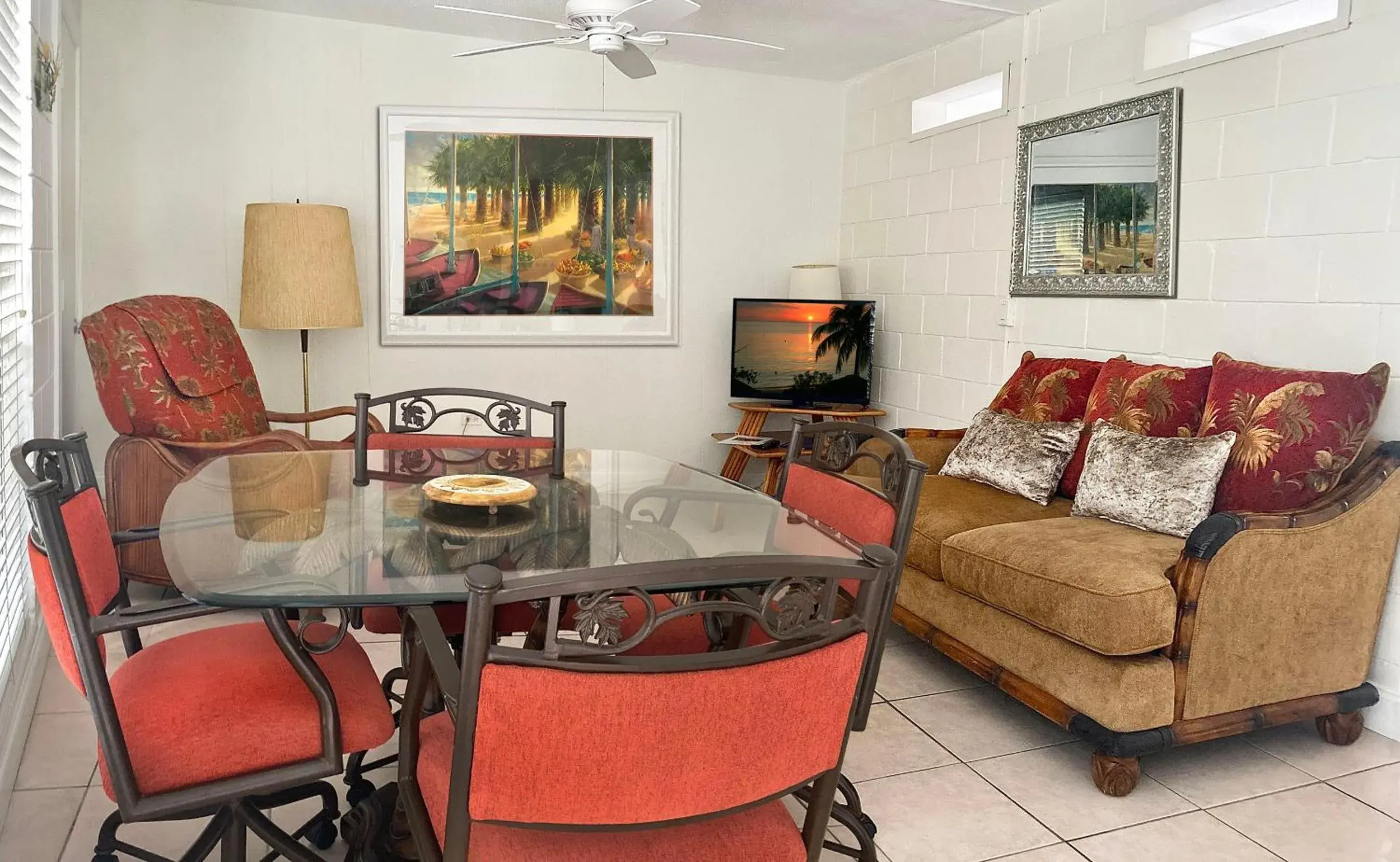 Queen Suite with Pool View in South Beach Place - Vero Beach Queen Suite with Pool View in South Beach Place - Vero Beach