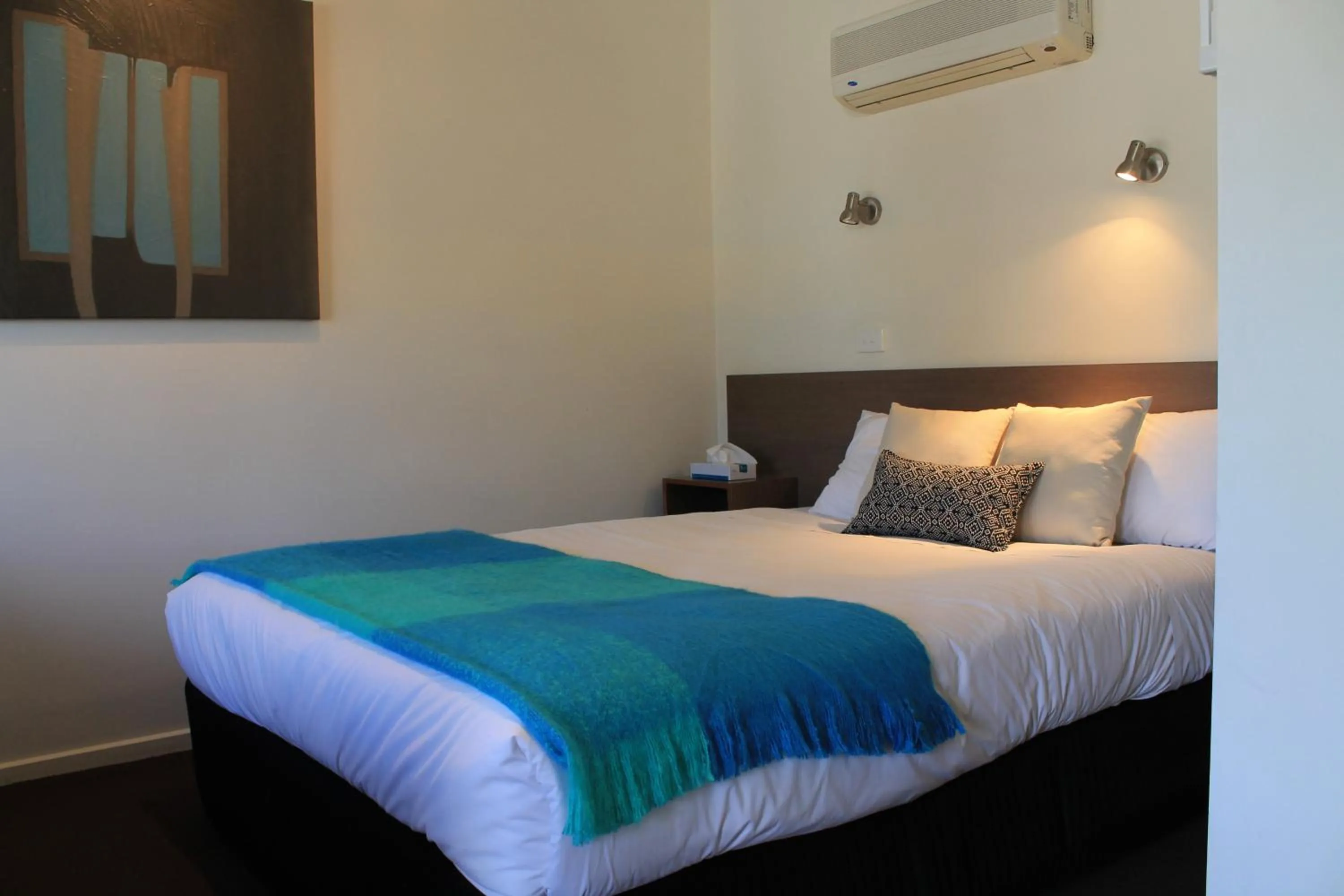 Bed in Chalambar Motel