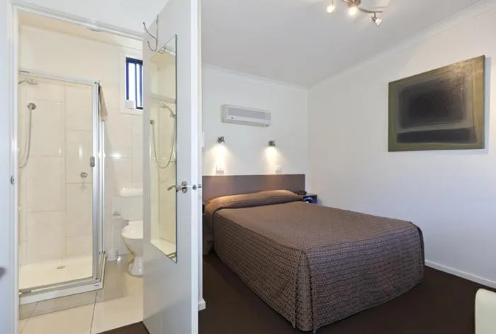 Bedroom, Bed in Chalambar Motel