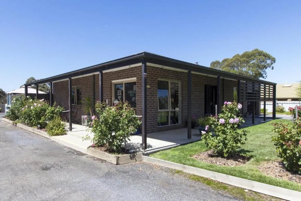 Facade/entrance in Chalambar Motel