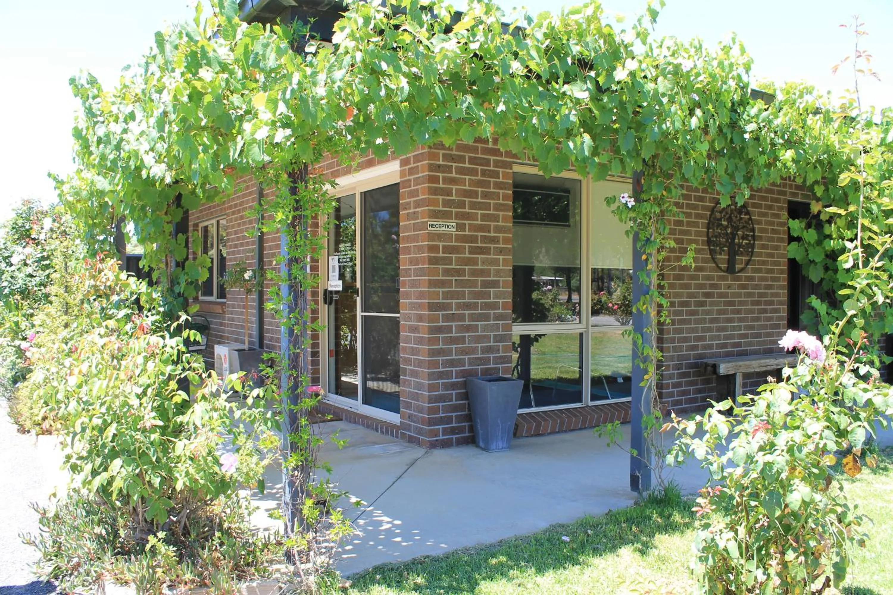 Patio in Chalambar Motel