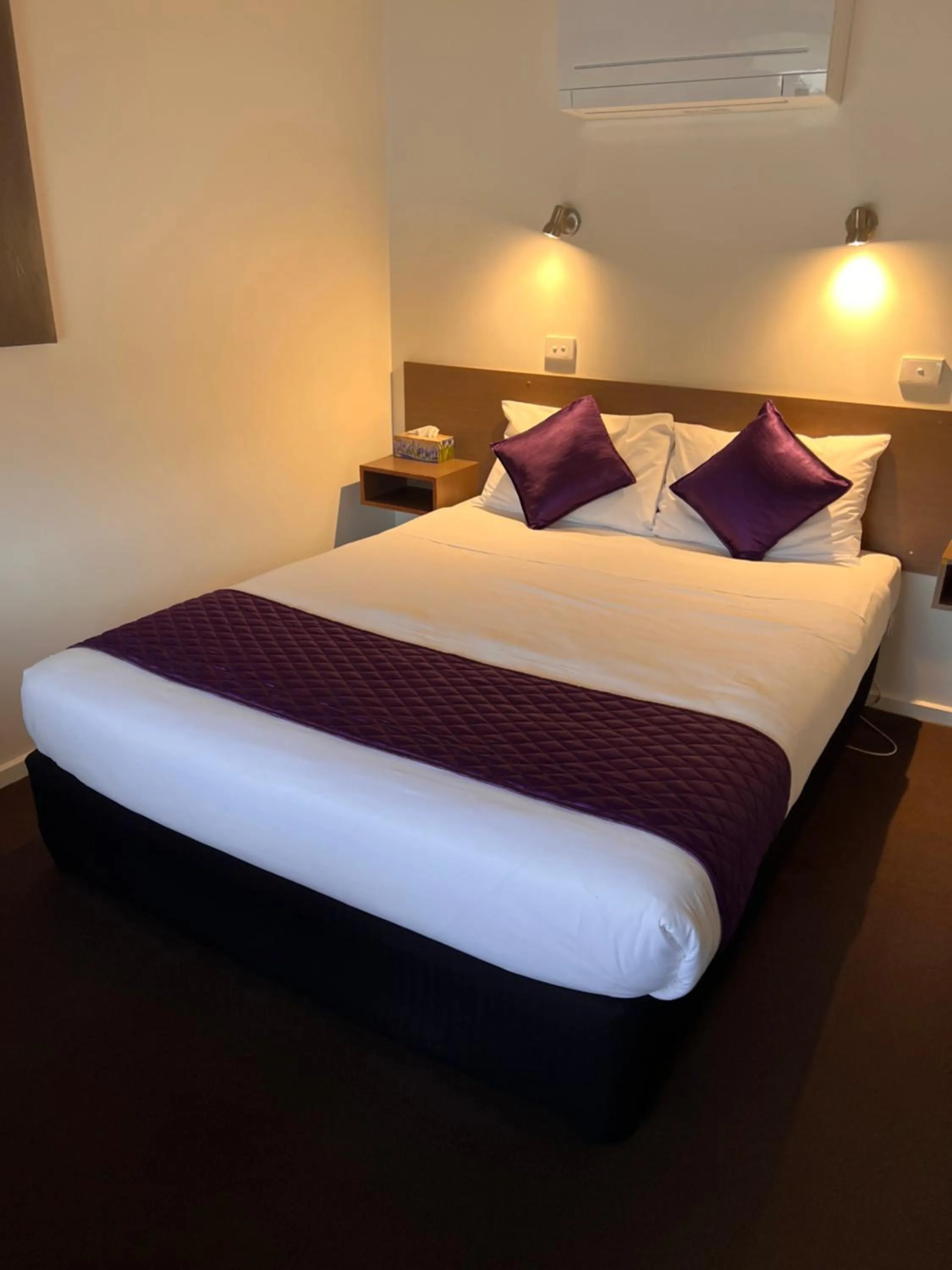 Bed in Chalambar Motel