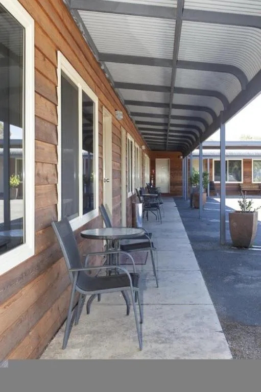 Facade/entrance in Chalambar Motel