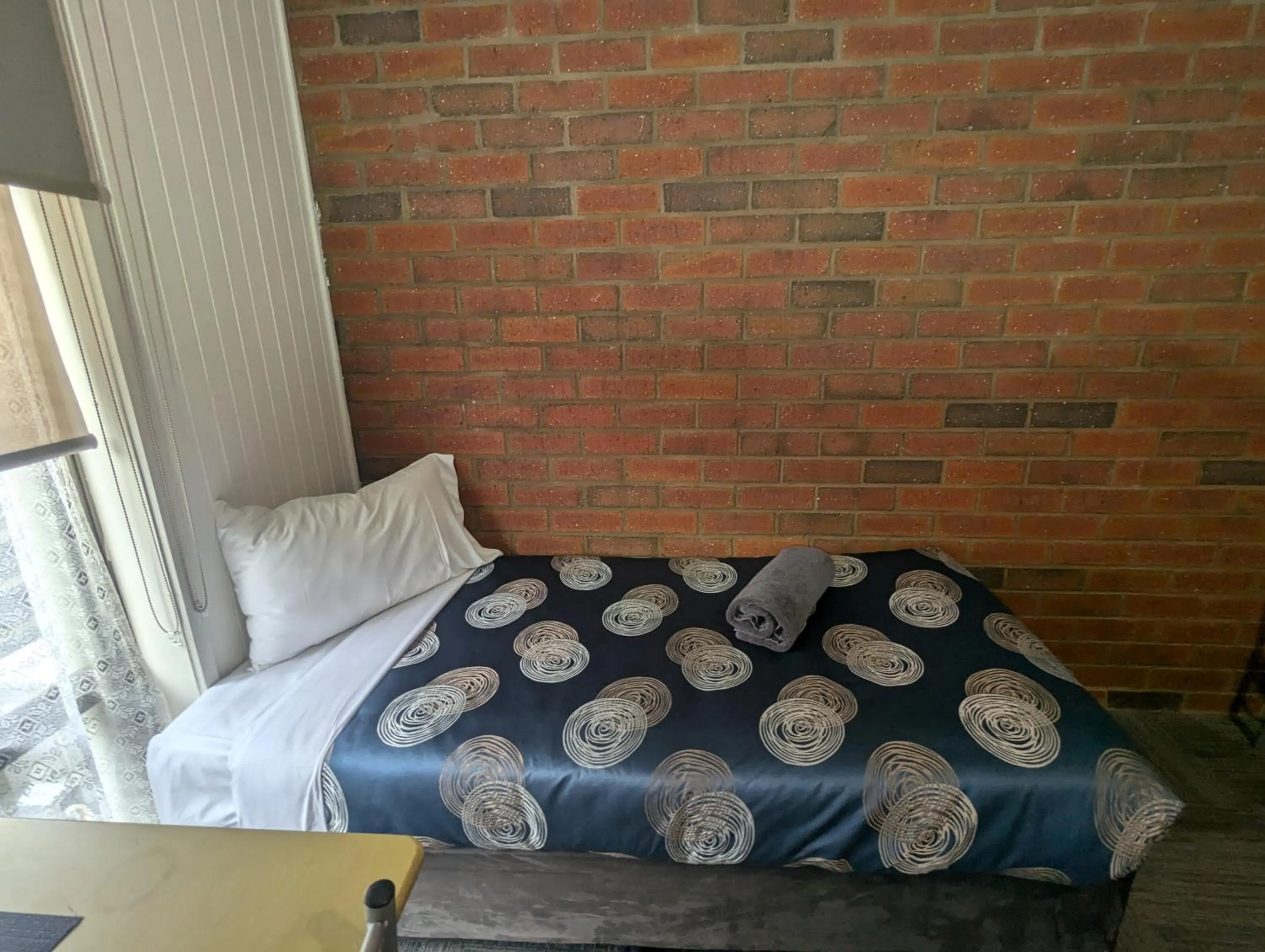 Bed in Kyabram Country Motel