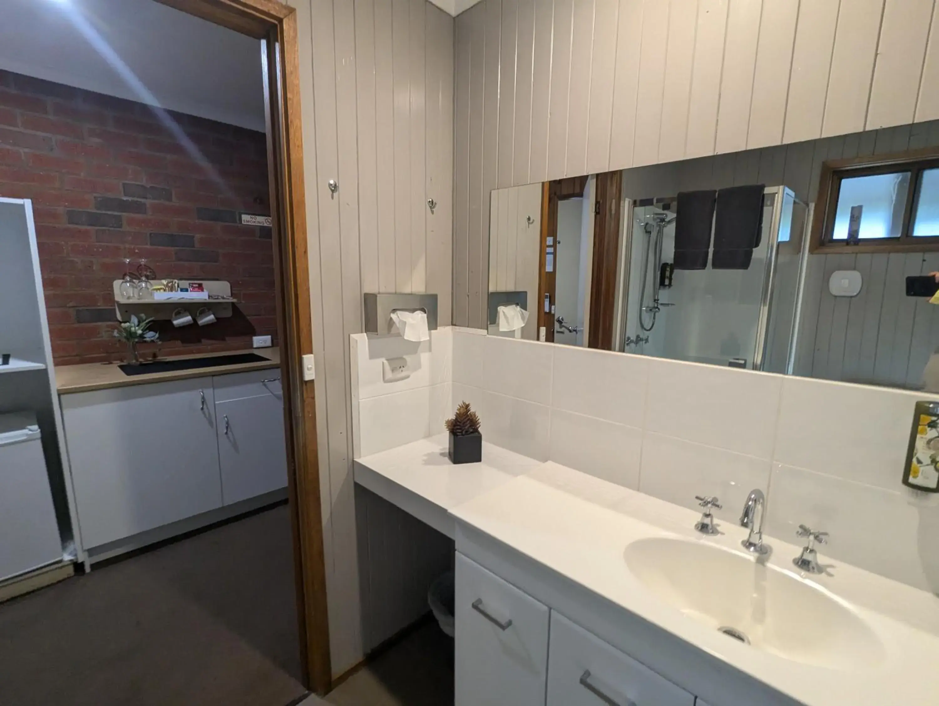 King Room in Kyabram Country Motel King Room in Kyabram Country Motel