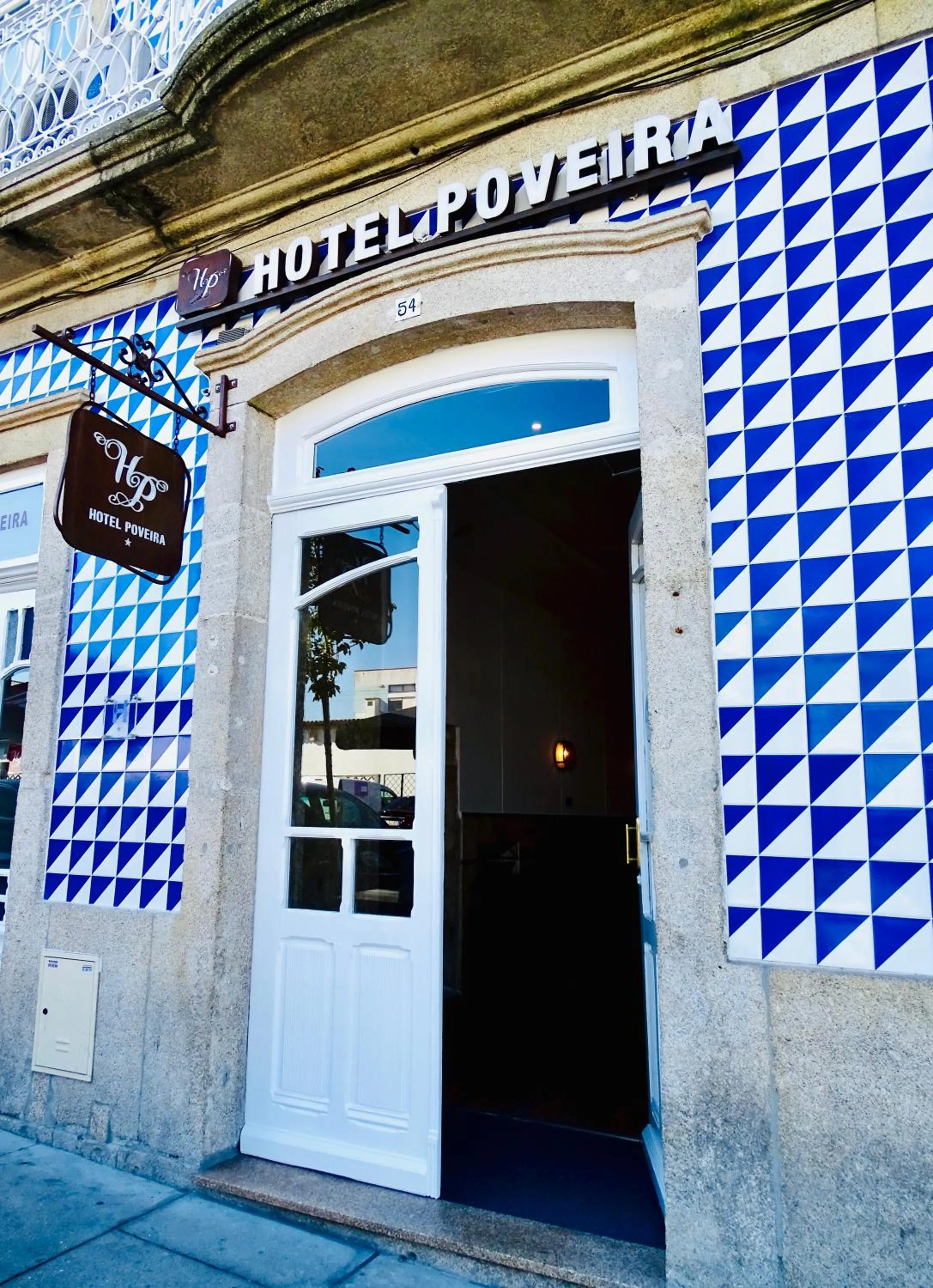 Facade/entrance in Poveira Hotel
