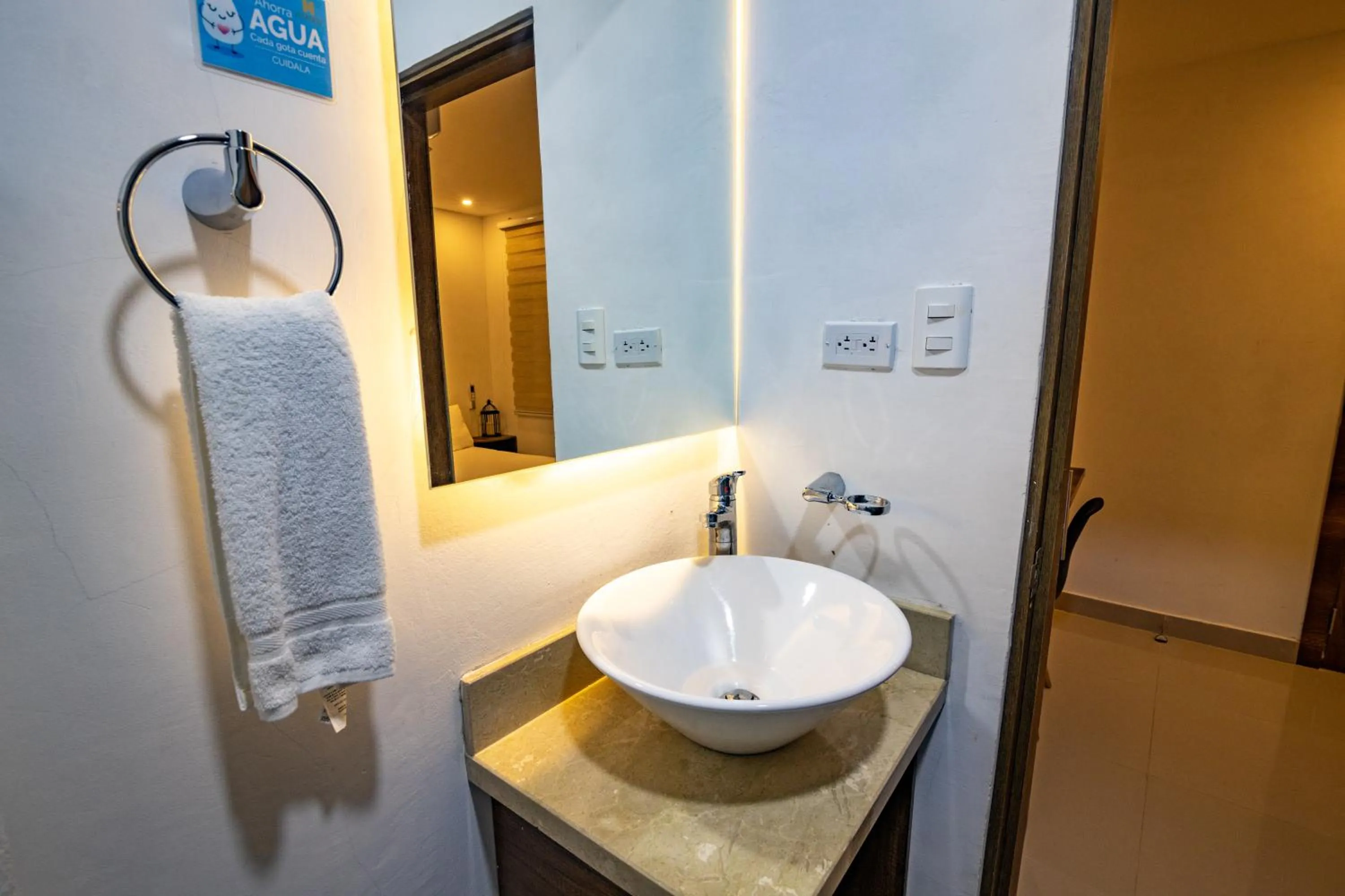 Bathroom in Hotel Amoek