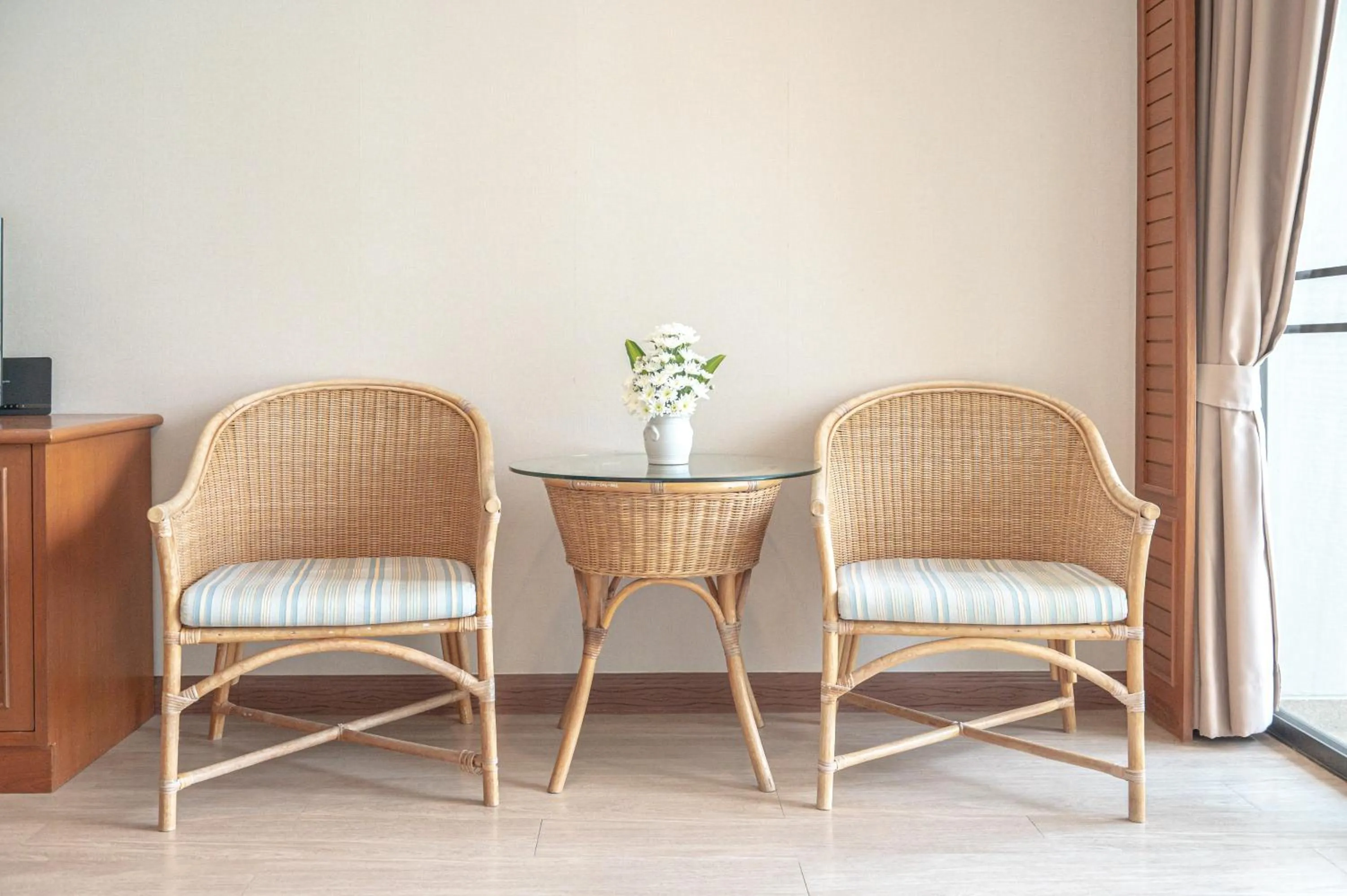 Seating area in Eco Hotel by Thammasat