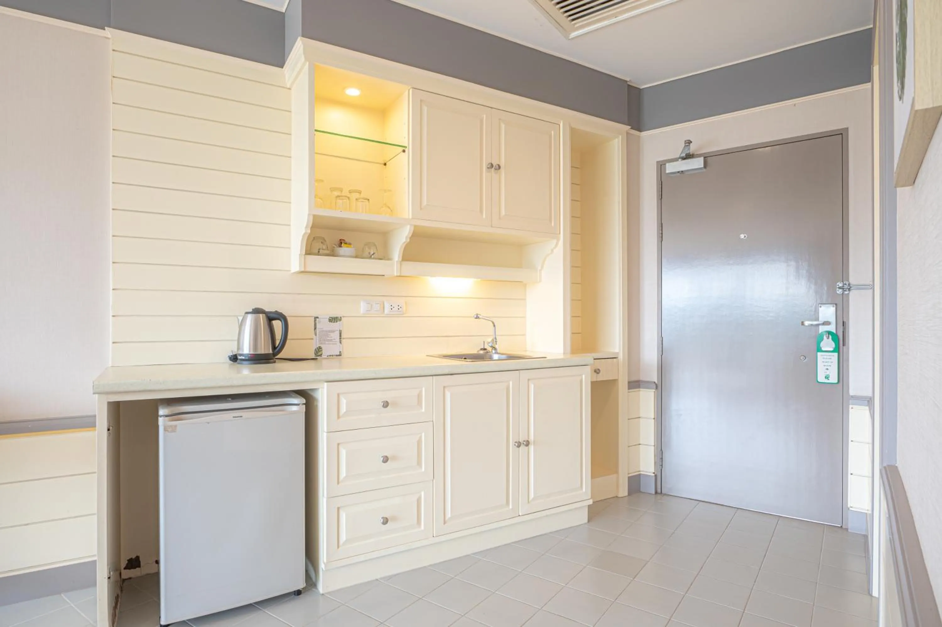 Kitchen or kitchenette in Eco Hotel by Thammasat