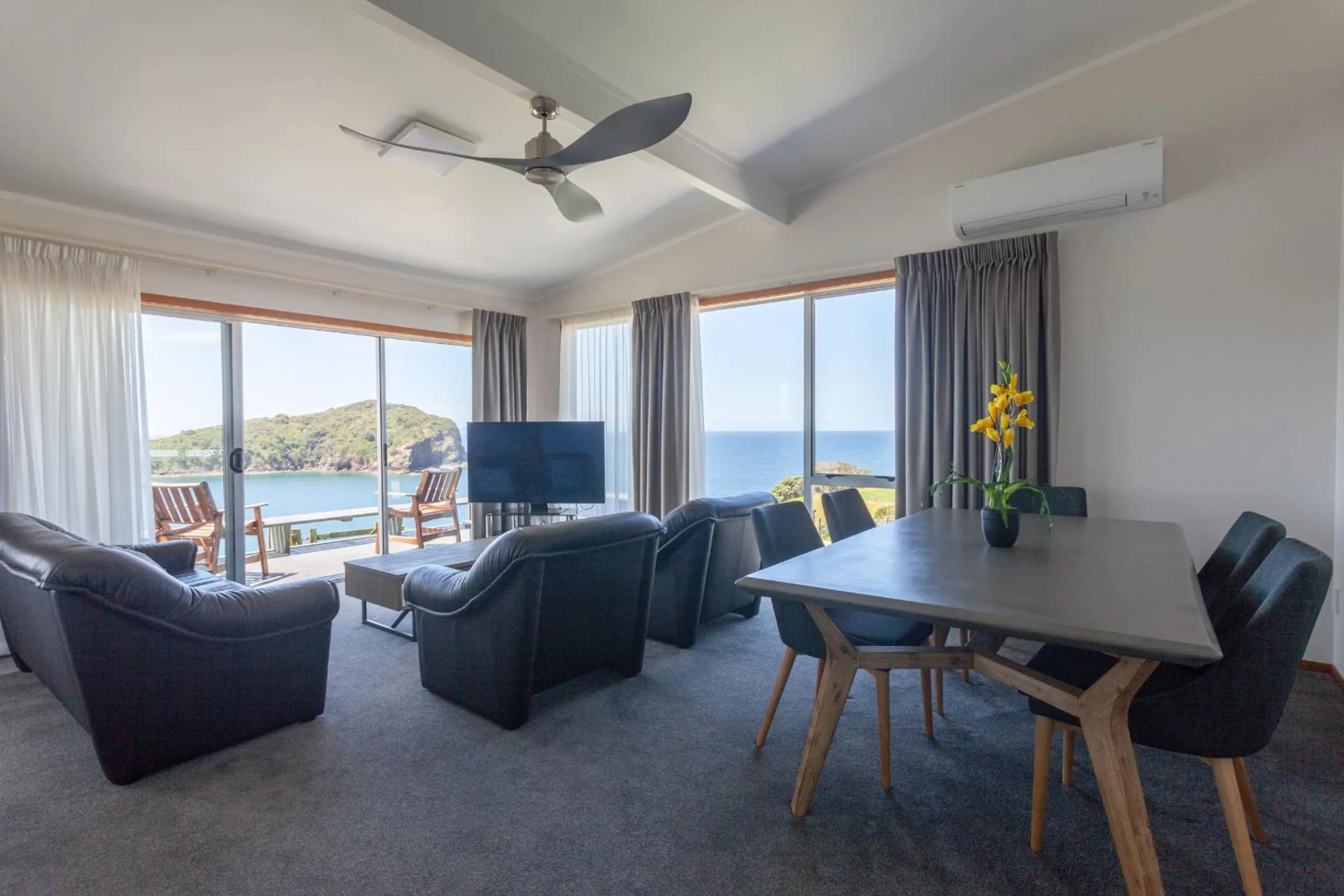 Pacific Rendezvous Resort