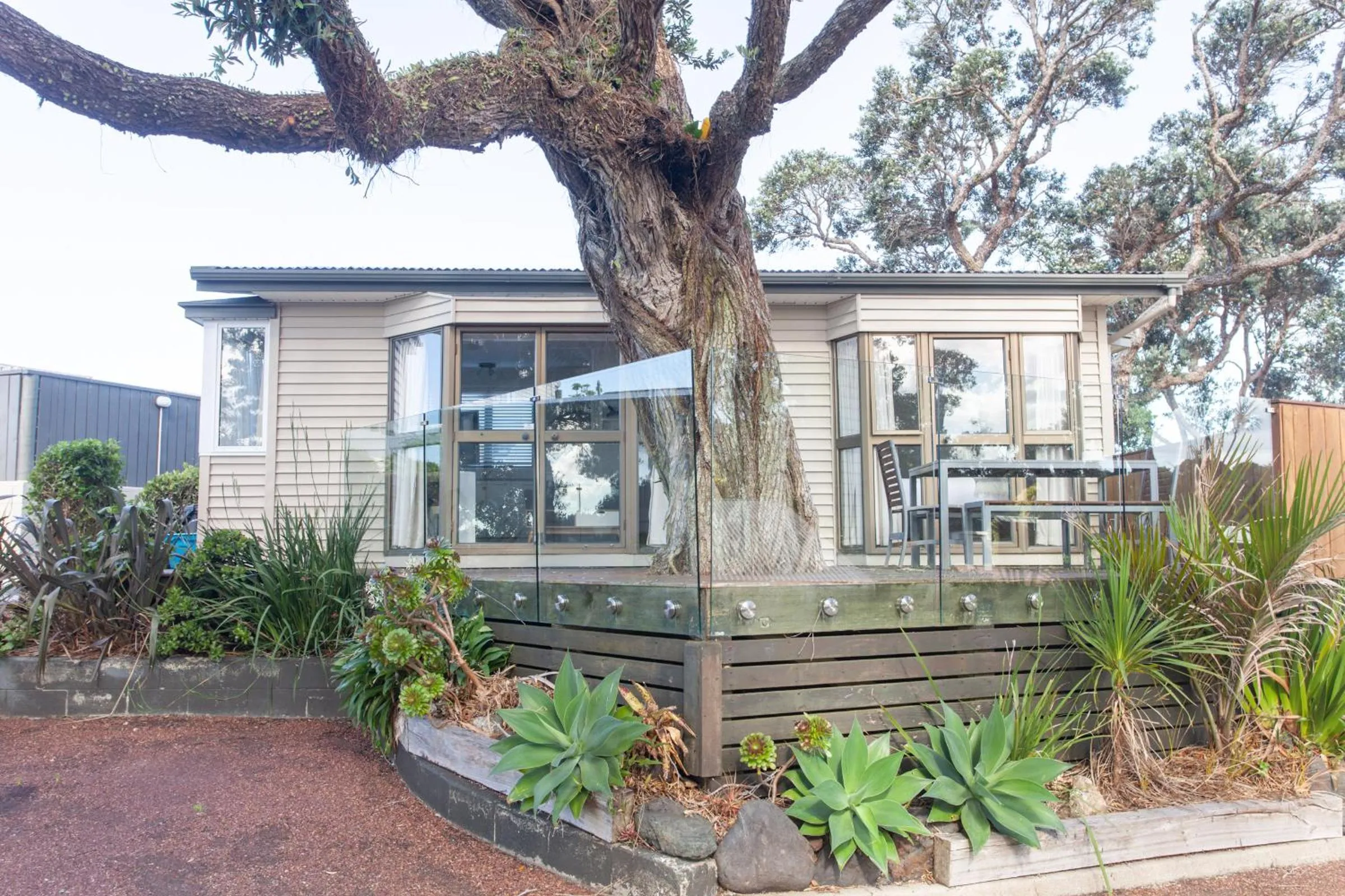 Pacific Rendezvous Resort