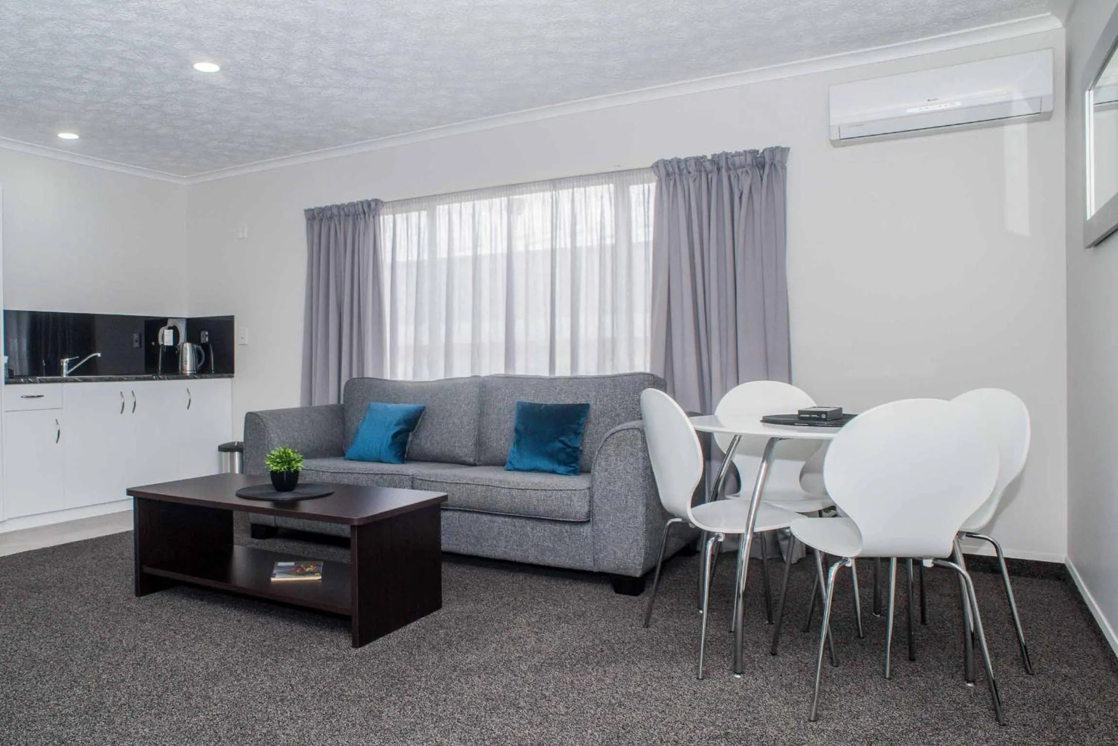 White Heron Motor Lodge