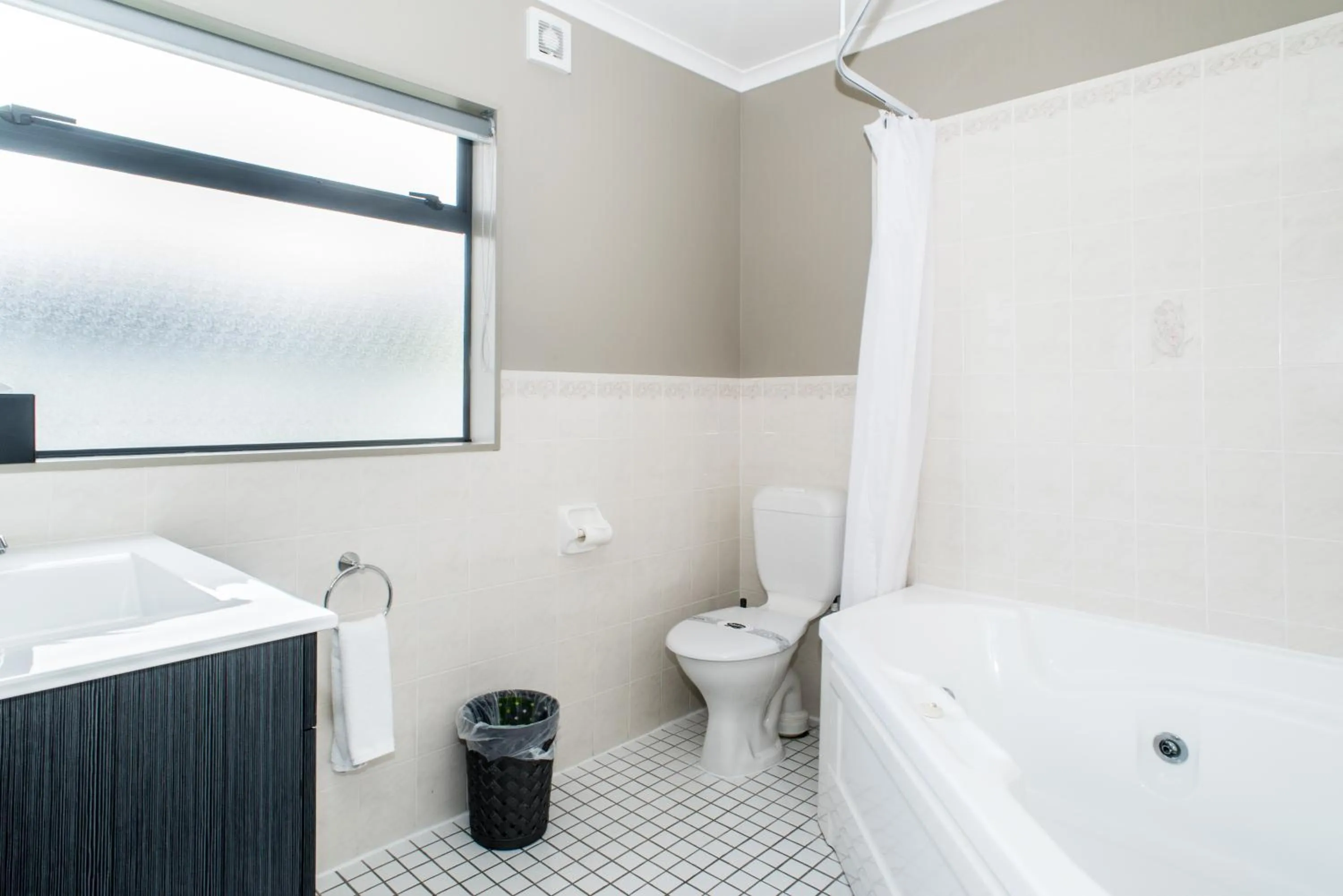 White Heron Motor Lodge