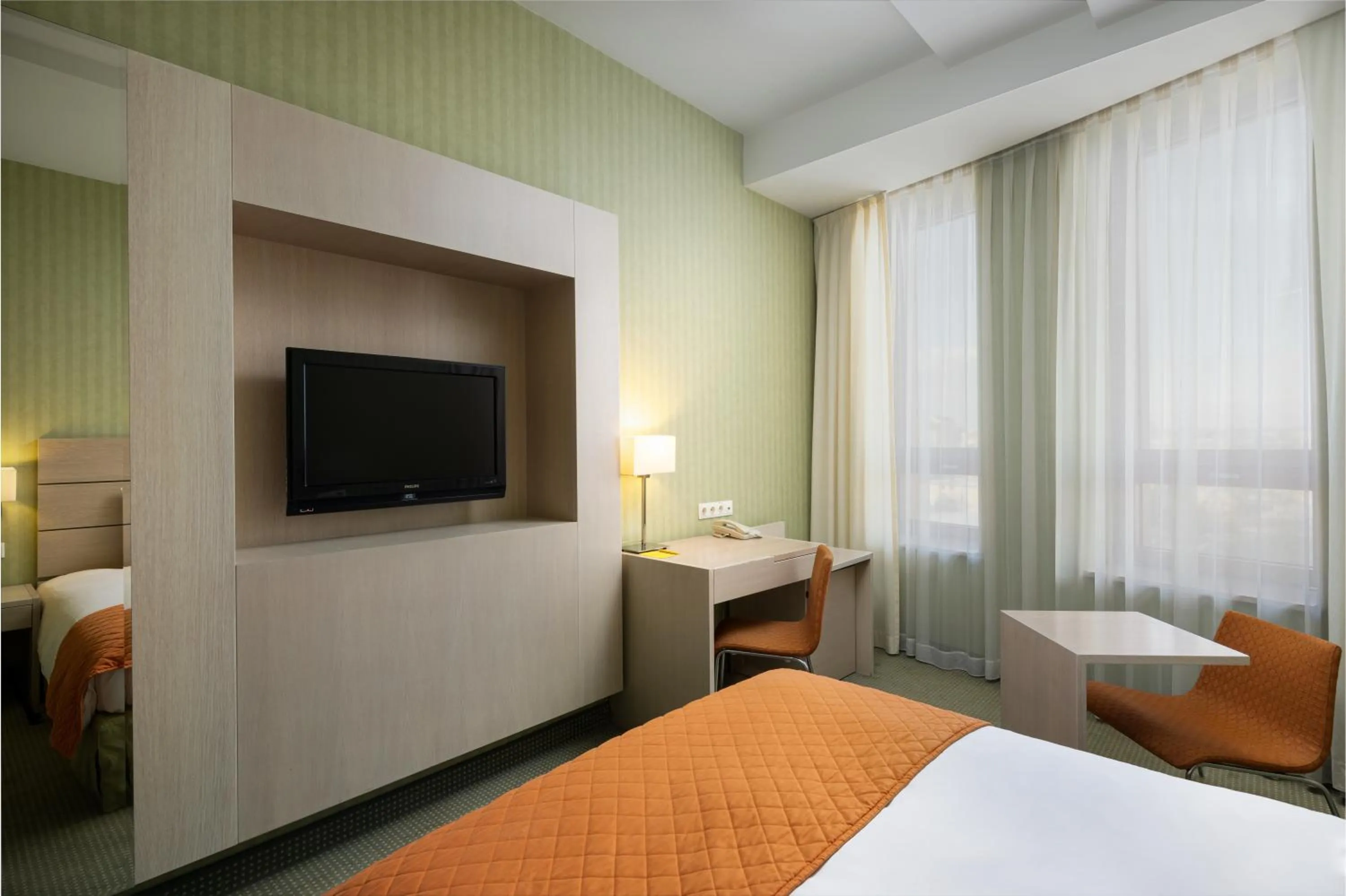Bedroom, Bed in Hotel Golden Tulip Ana Tower Sibiu
