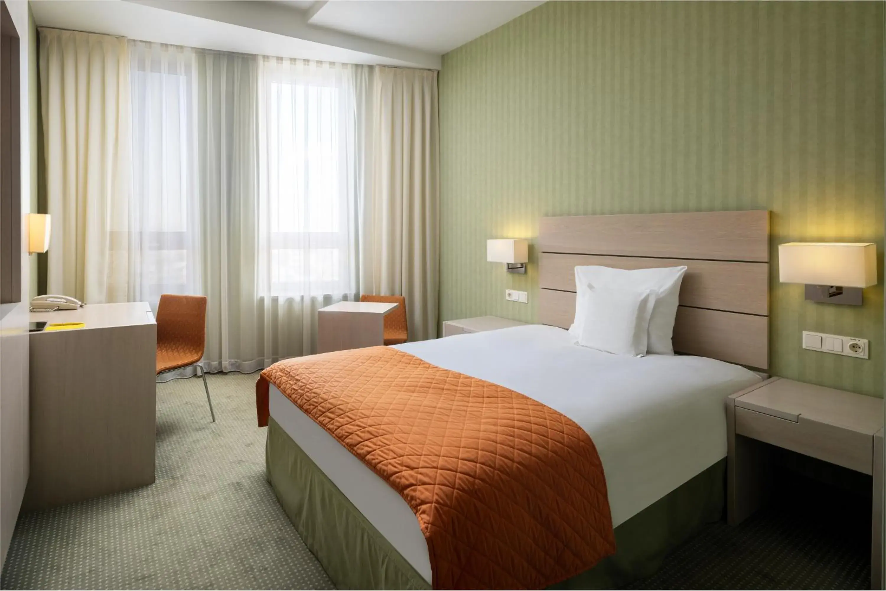 Standard Queen Room in Hotel Golden Tulip Ana Tower Sibiu Standard Queen Room in Hotel Golden Tulip Ana Tower Sibiu