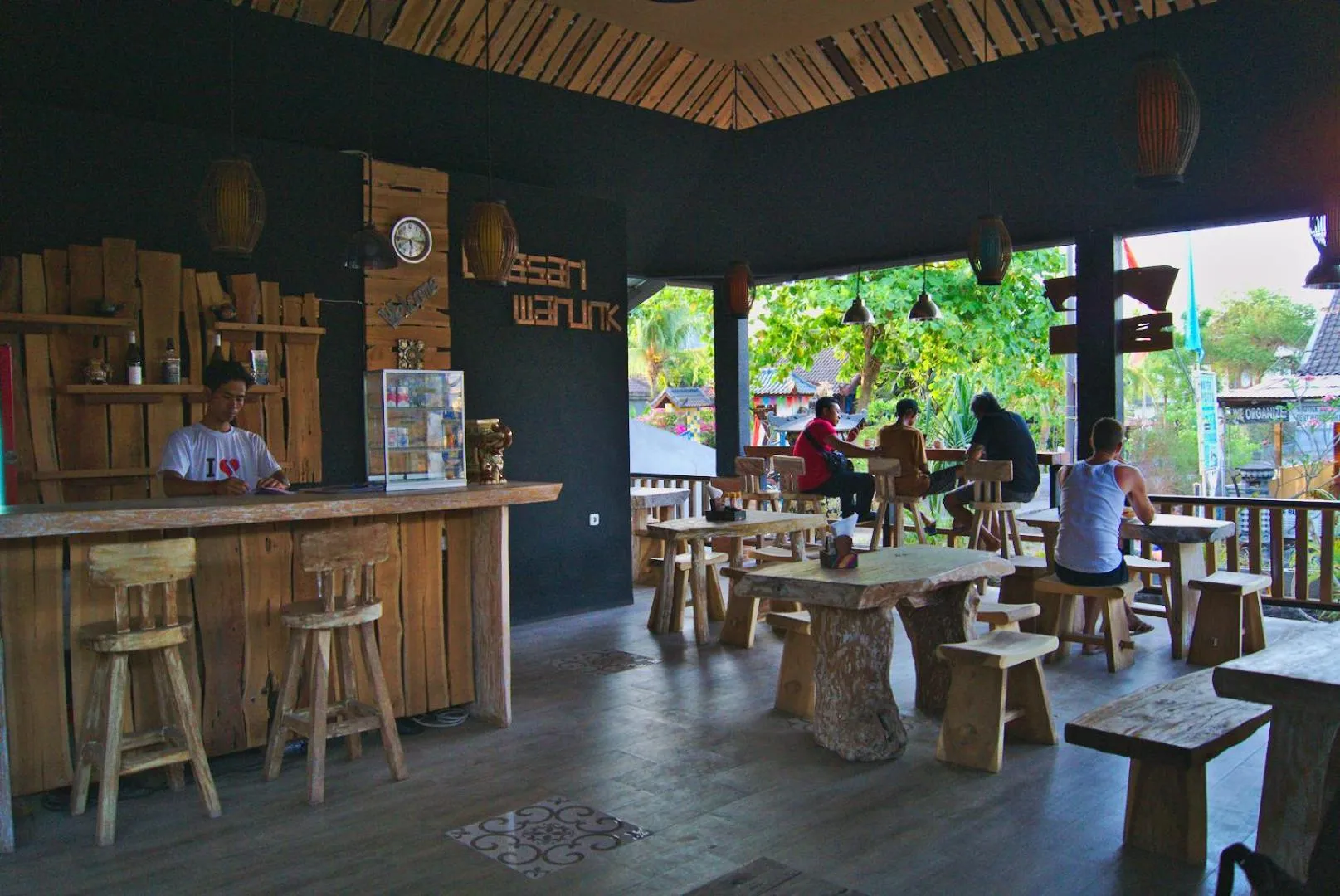 Restaurant/places to eat in GHamed Sari