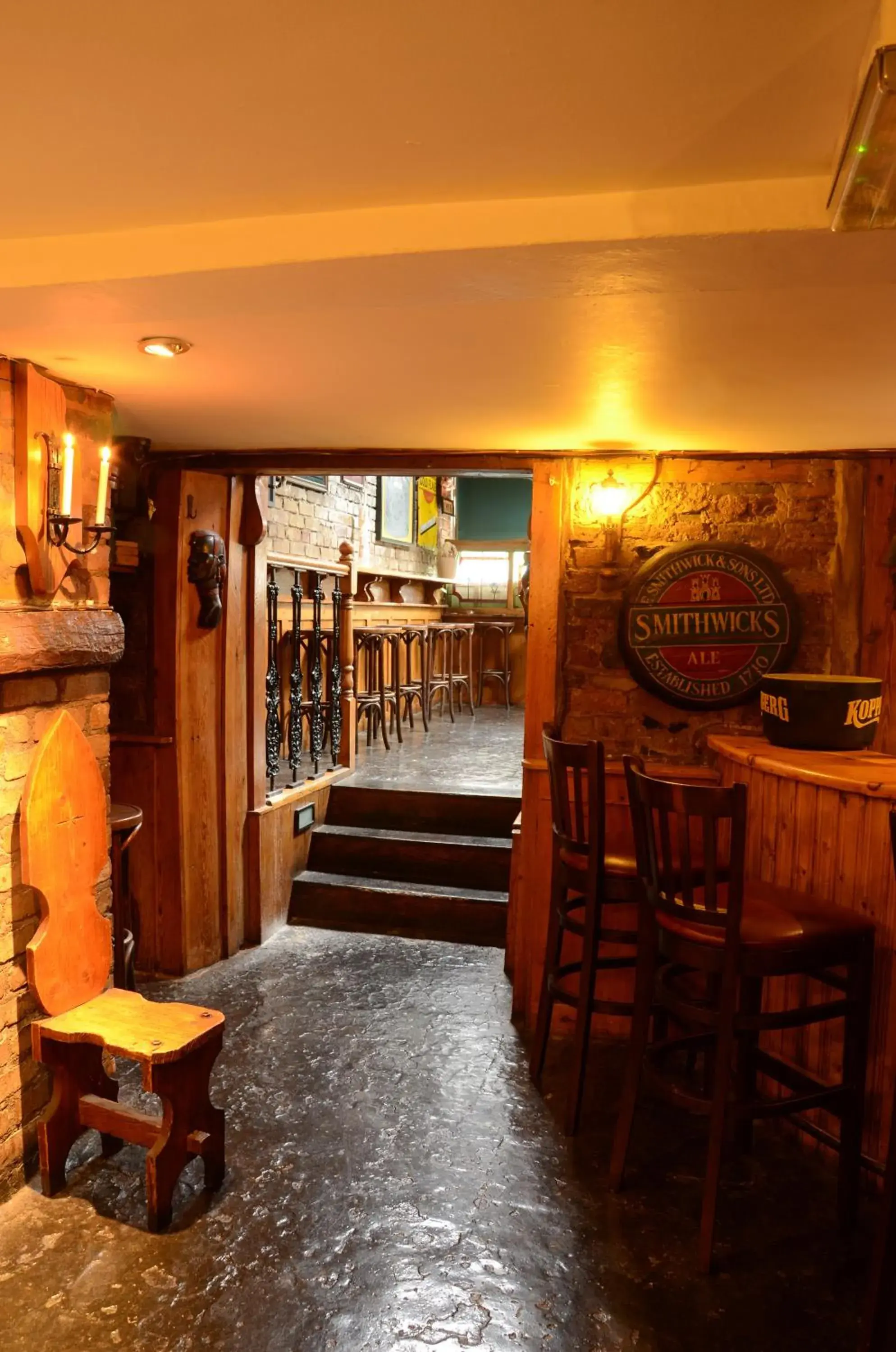 Lounge or bar in Uppercross House Hotel Lounge or bar in Uppercross House Hotel