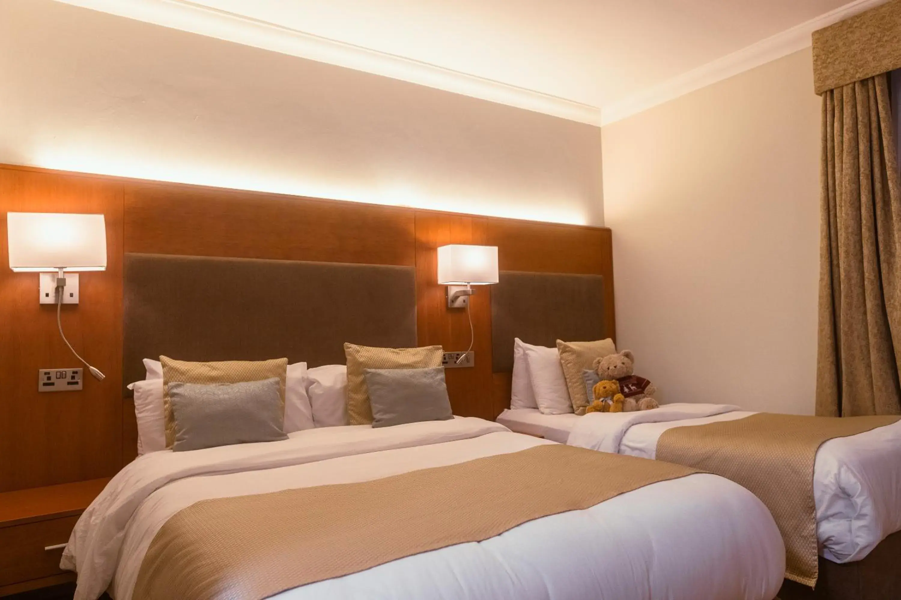 Bed in Uppercross House Hotel Bed in Uppercross House Hotel