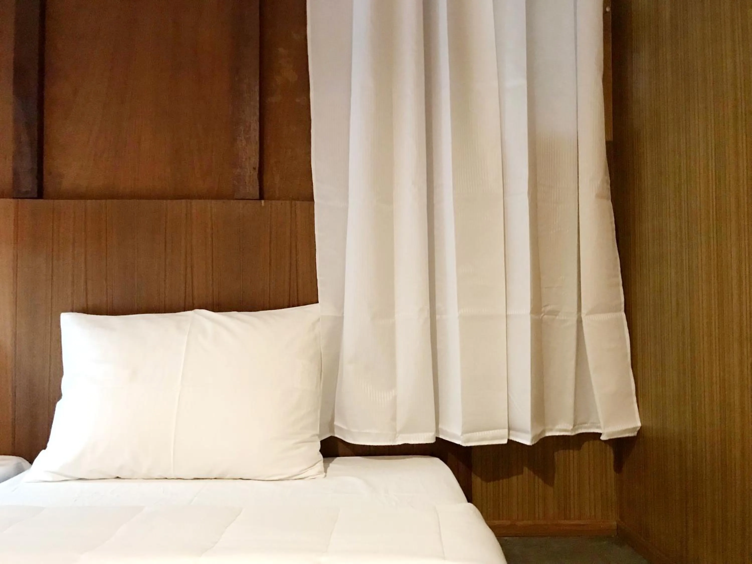 Bed in Boundary Hostel and Cafe