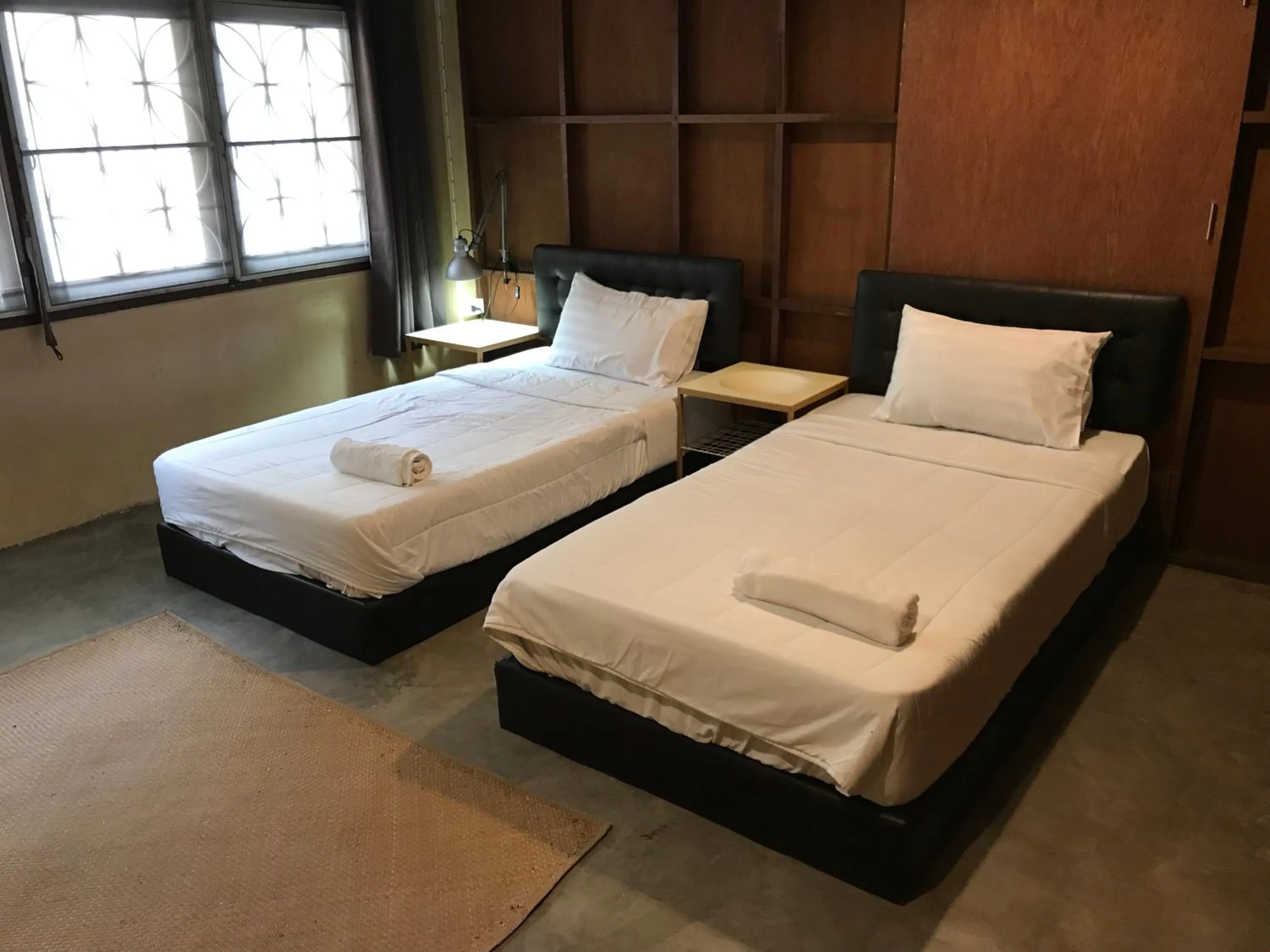 Bed in Boundary Hostel and Cafe